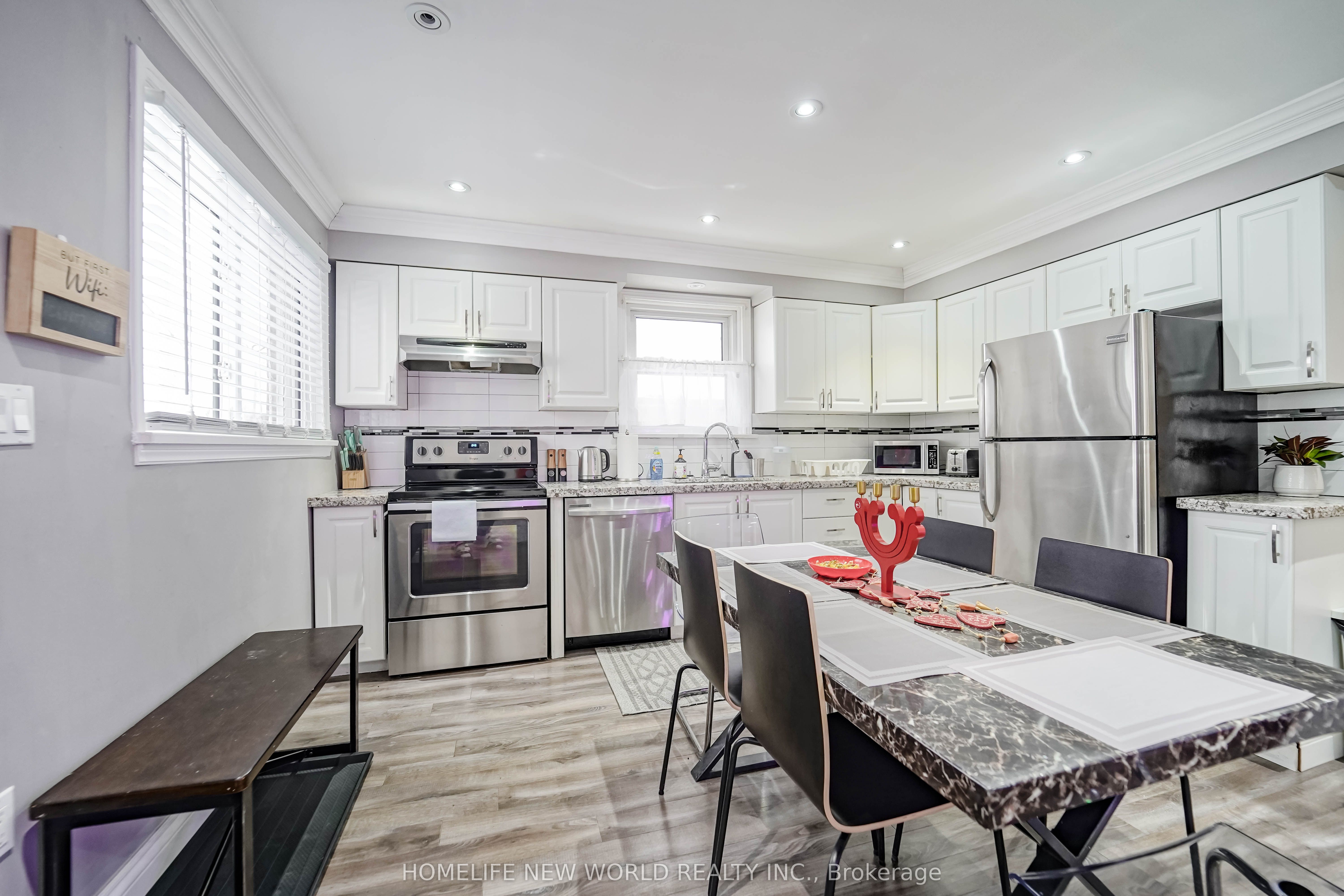 137 Banting Avenue Property Photo 6