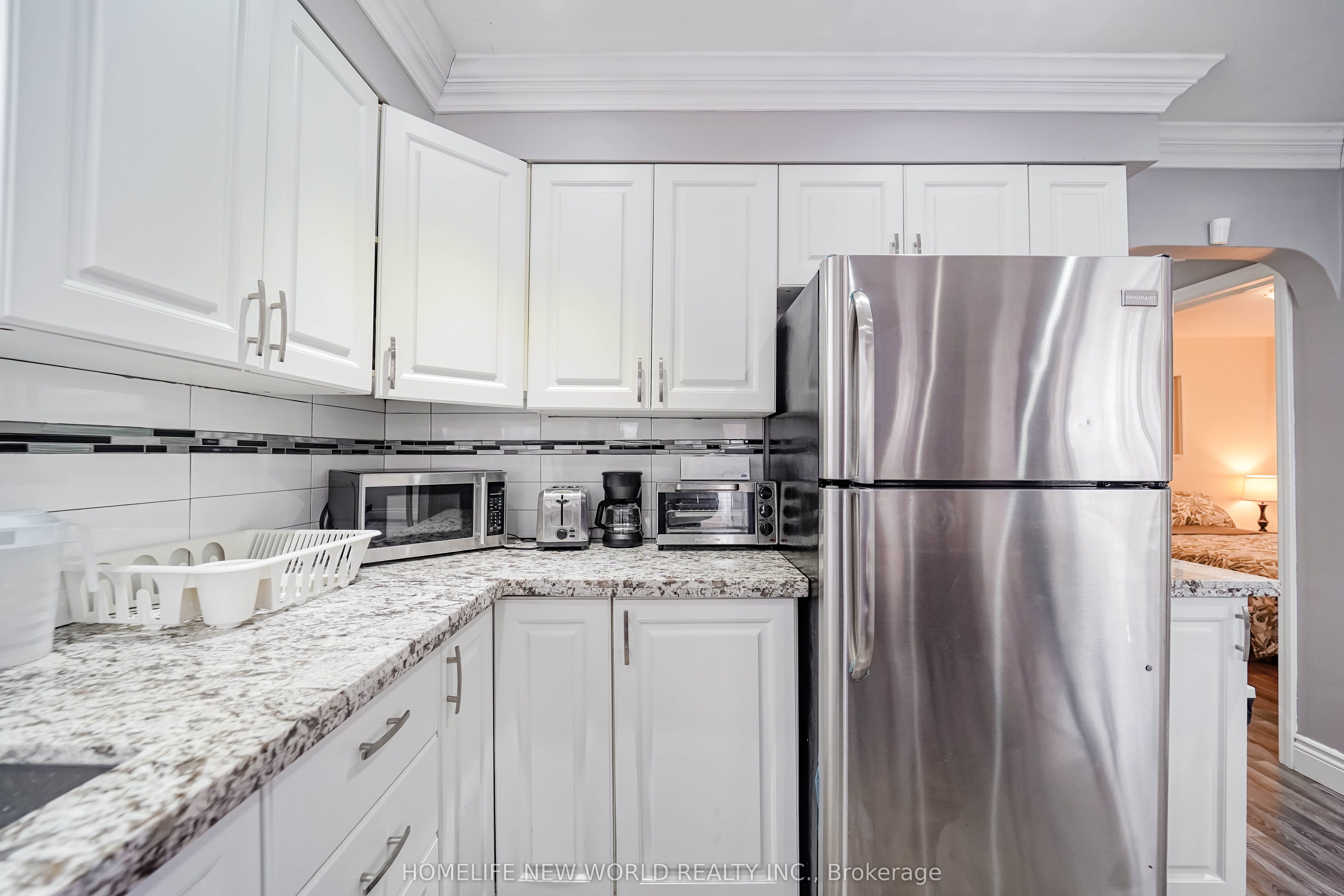 137 Banting Avenue Property Photo 7
