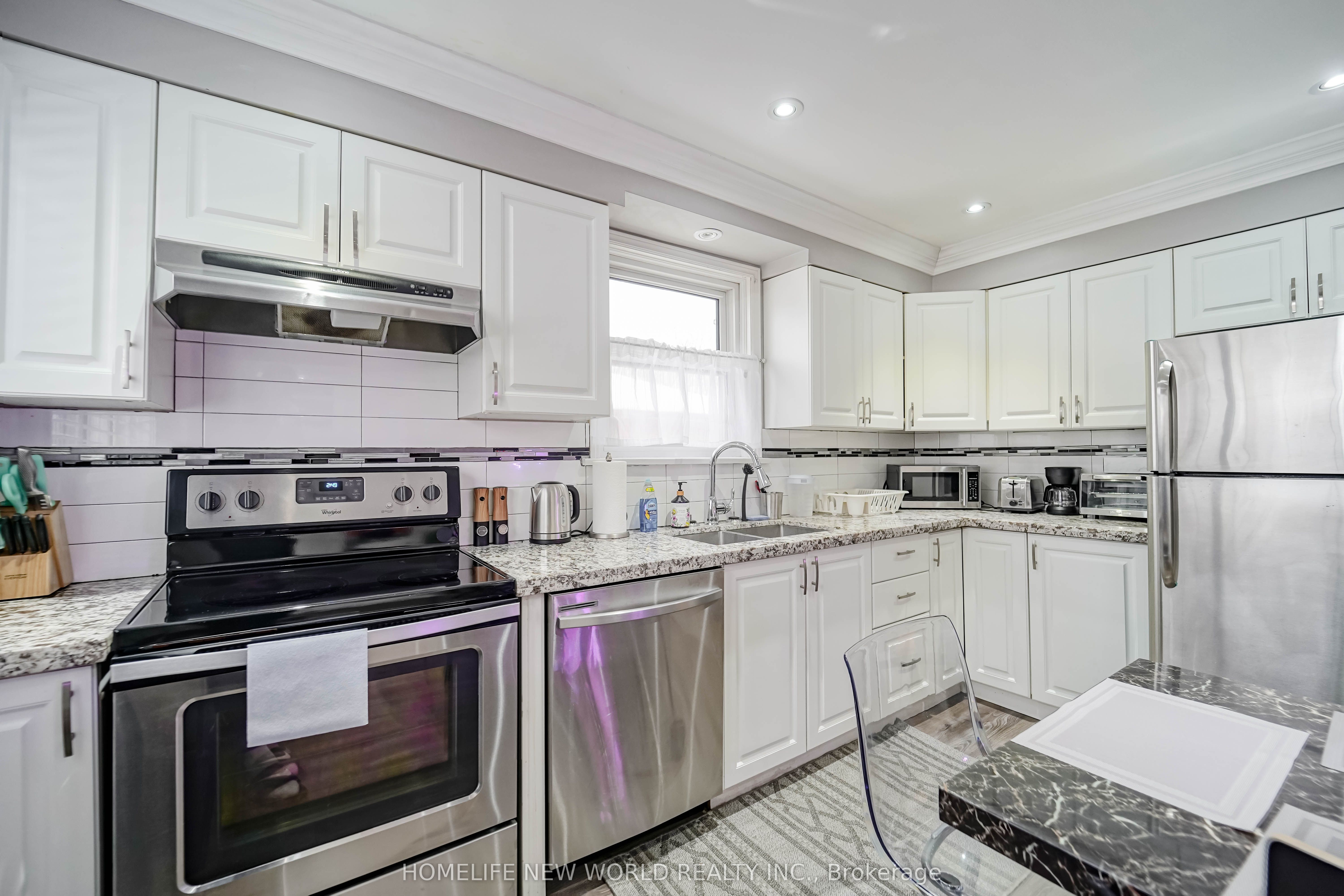 137 Banting Avenue Property Photo 8