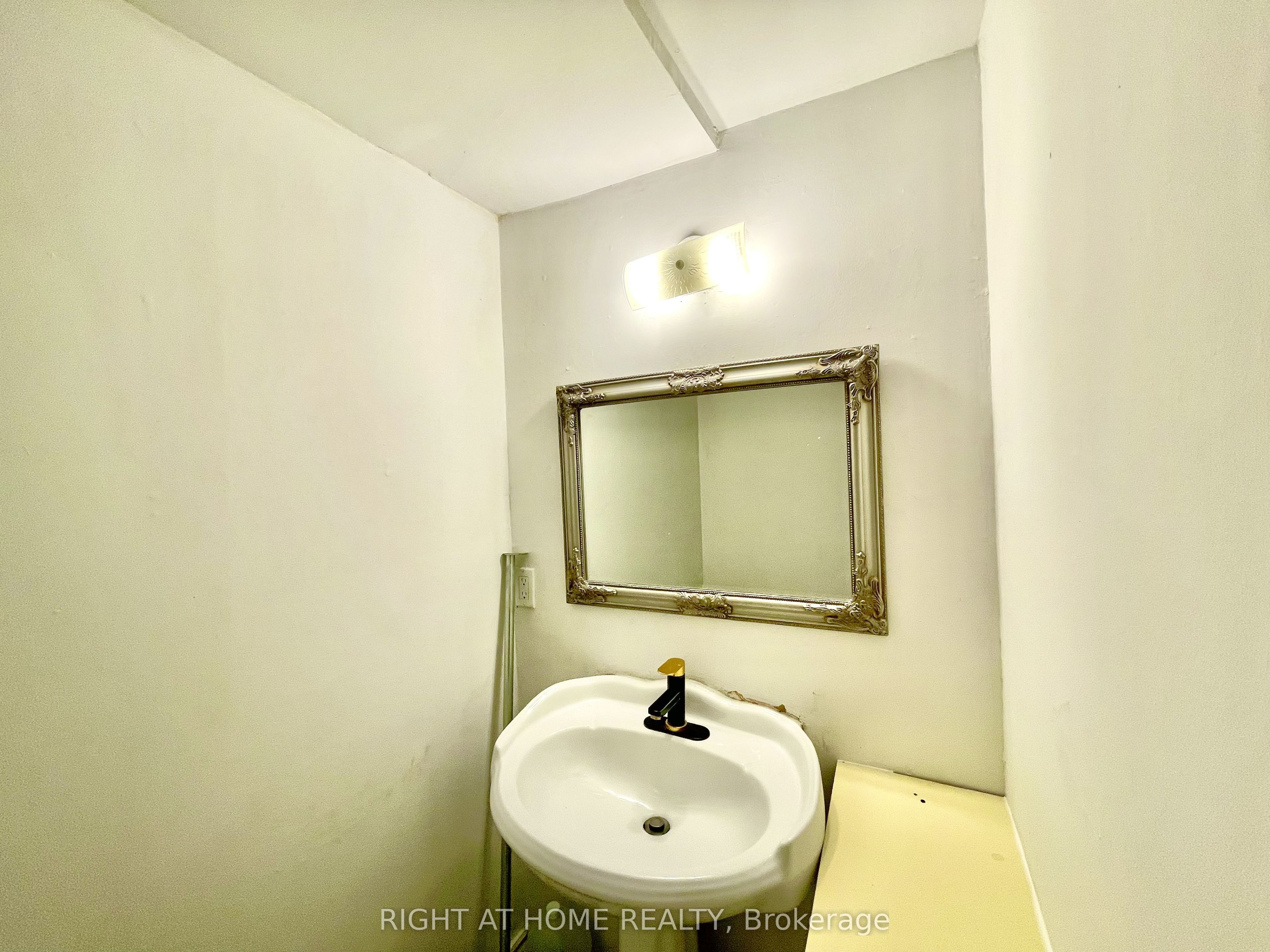 108 Littleleaf Drive B Property Photo 10