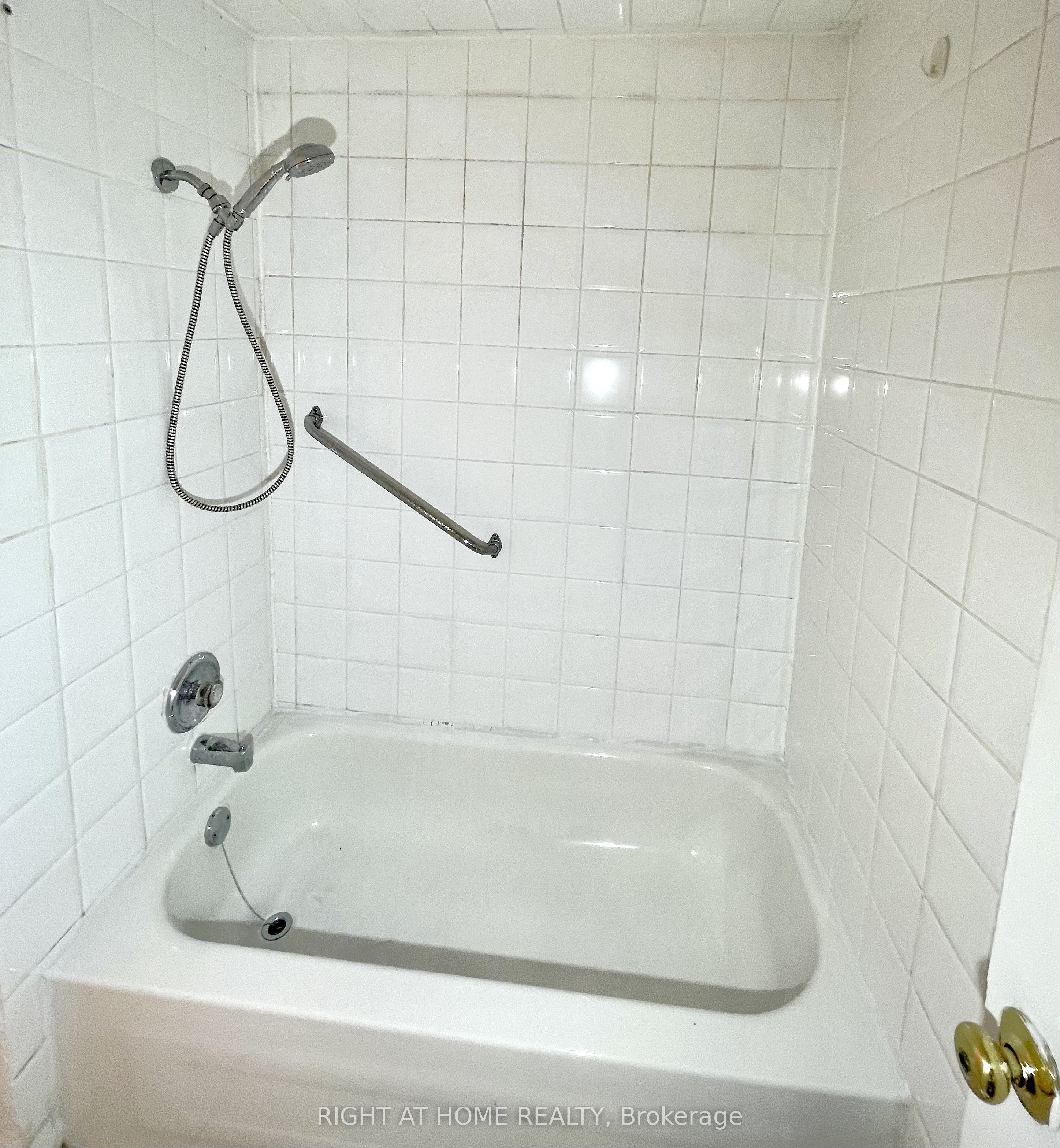 108 Littleleaf Drive B Property Photo 11