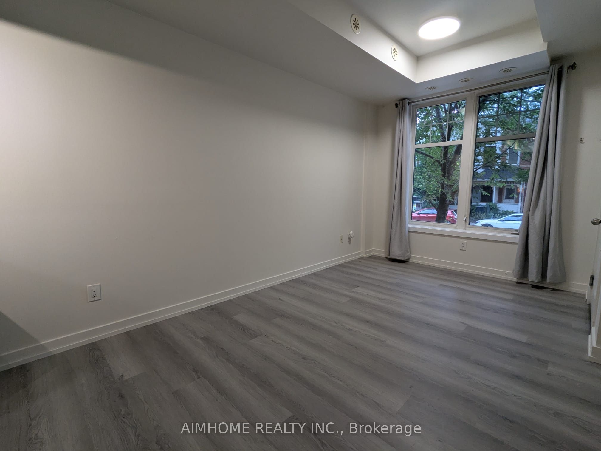 140 Broadview Avenue 40 Property Photo 3