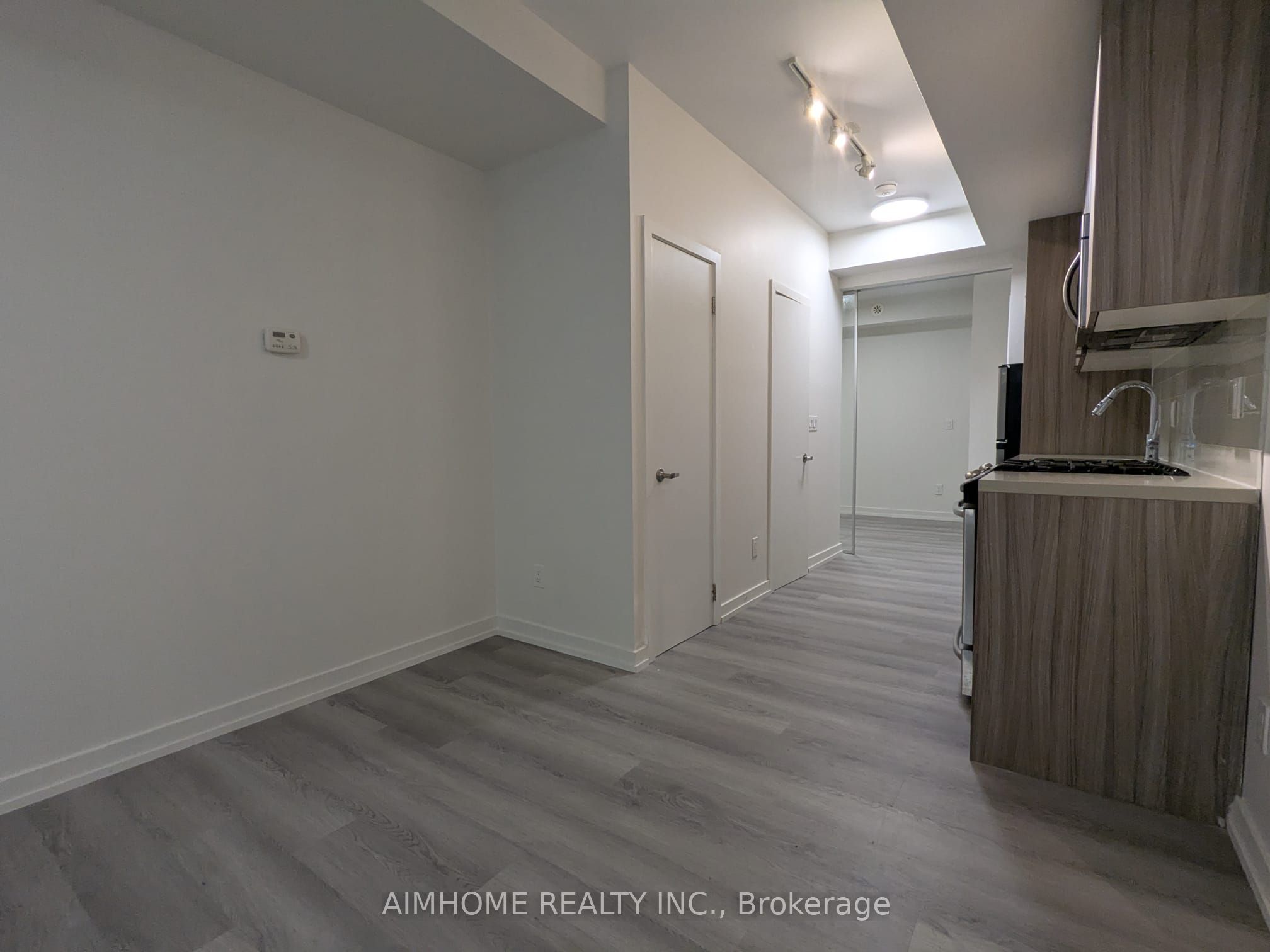 140 Broadview Avenue 40 Property Photo 5