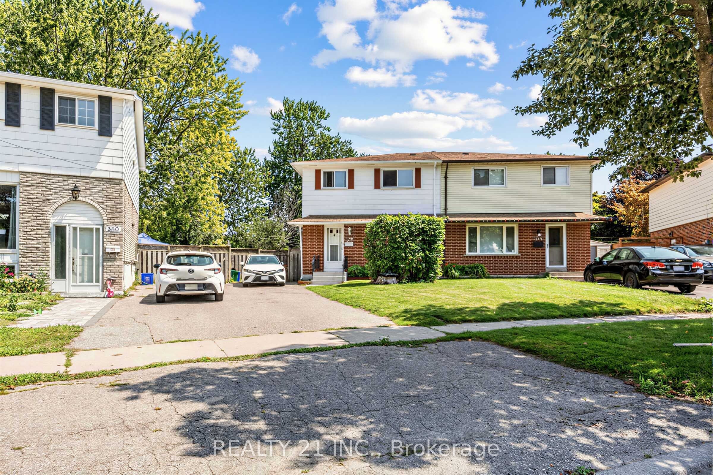 376 Vancouver Crescent Property Photo 1