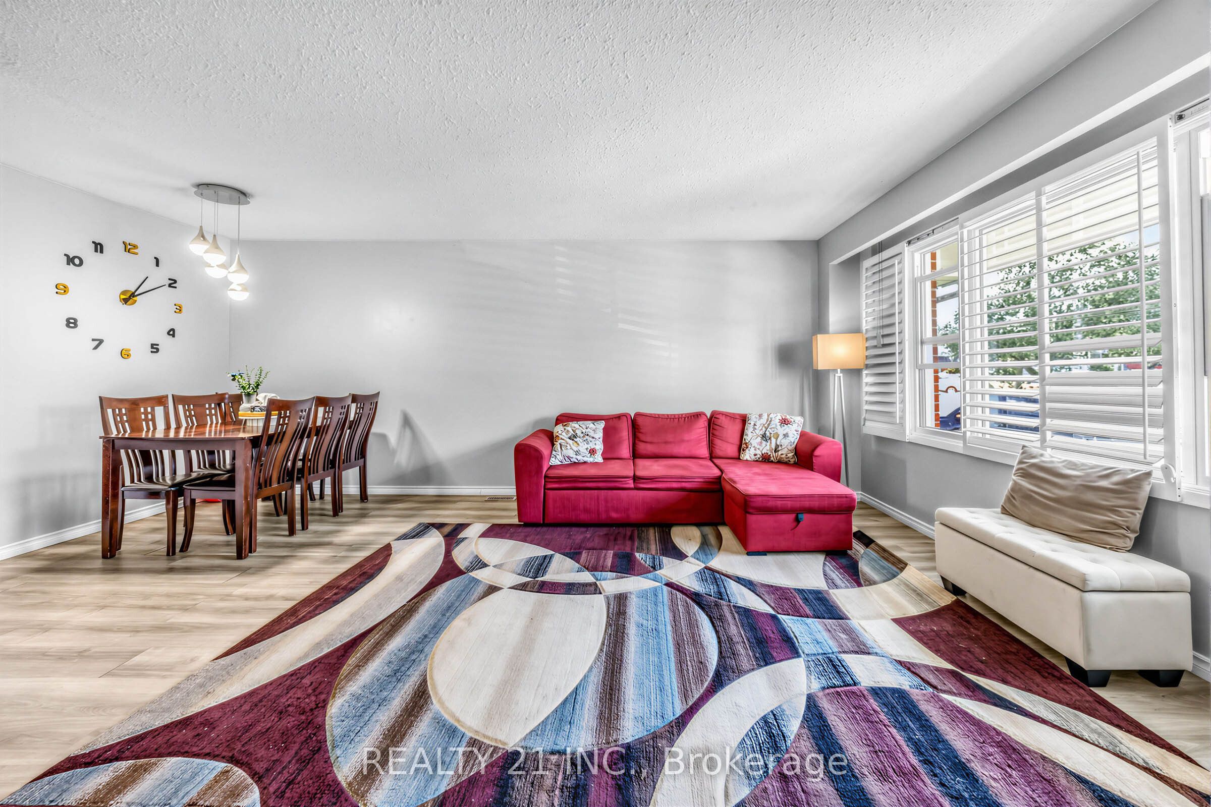 376 Vancouver Crescent Property Photo 7