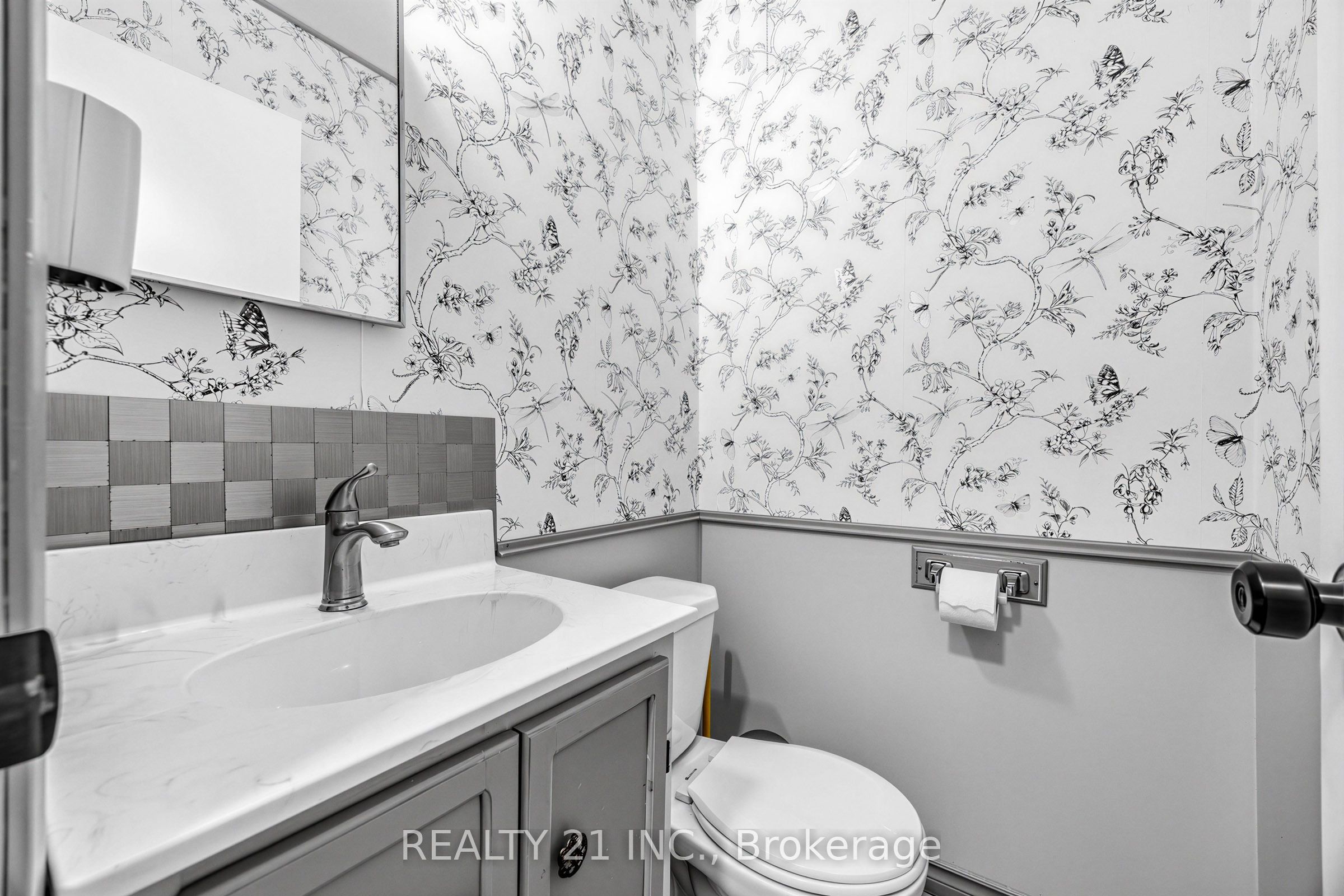 376 Vancouver Crescent Property Photo 9