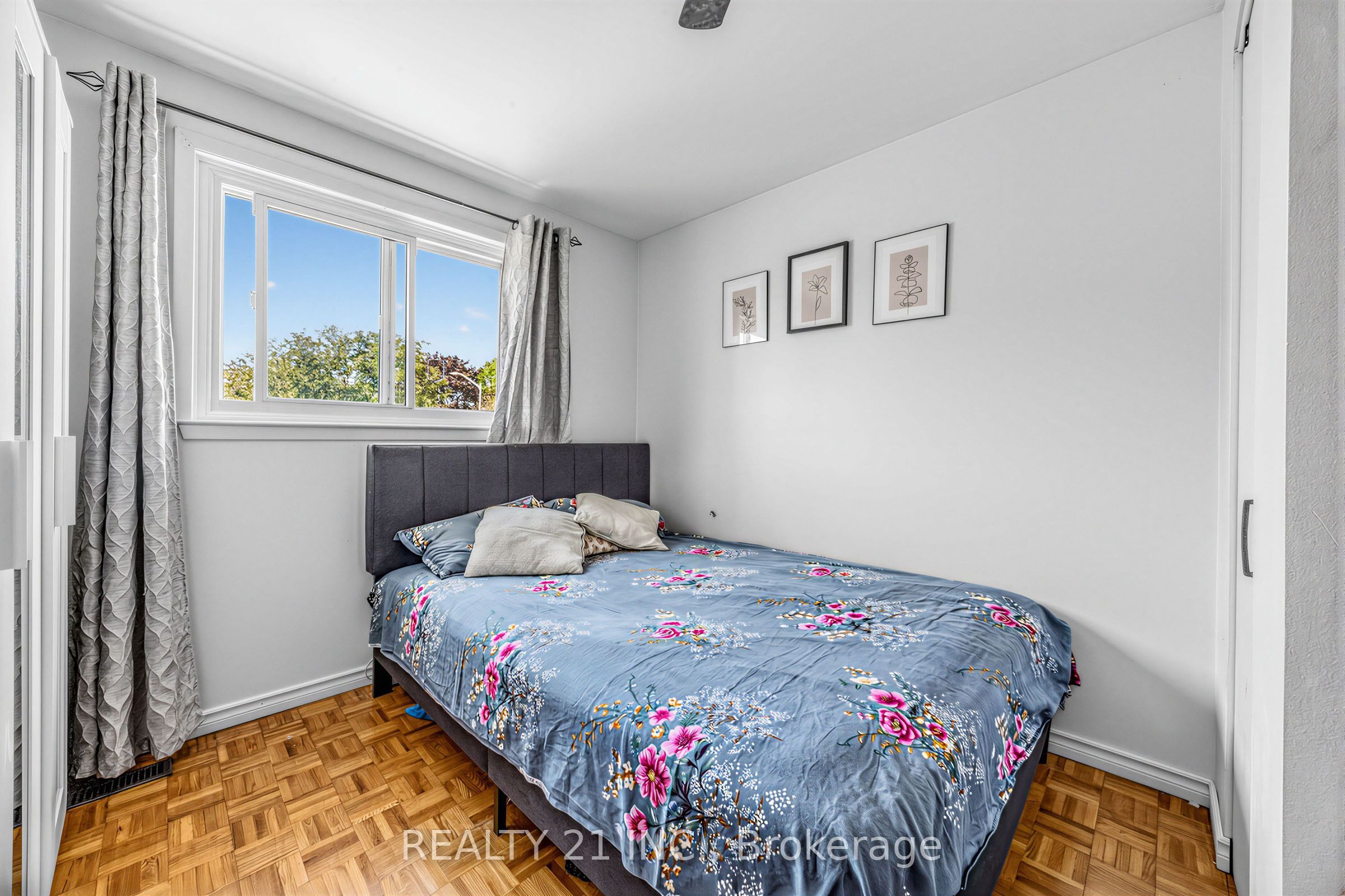 376 Vancouver Crescent Property Photo 11