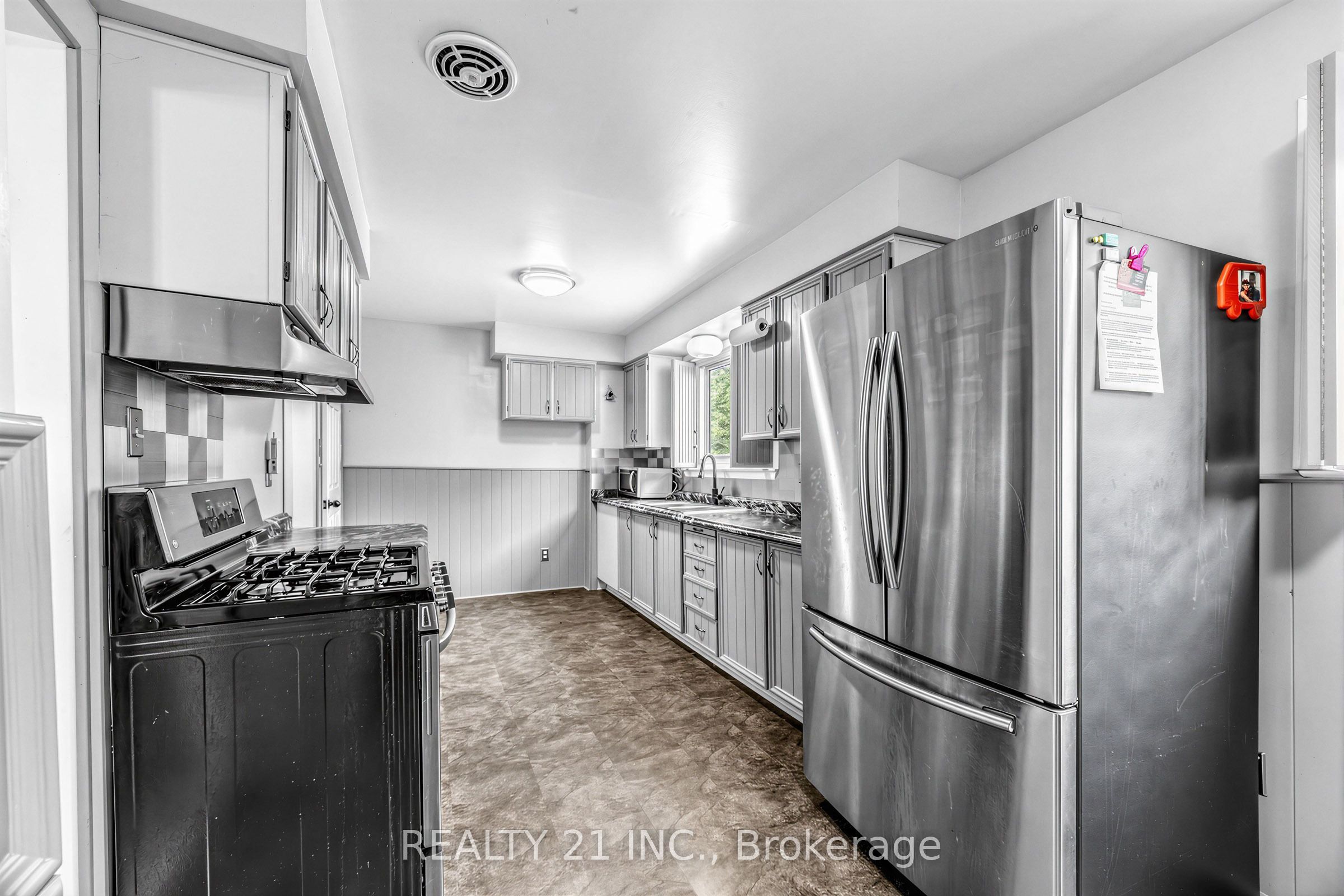 376 Vancouver Crescent Property Photo 17