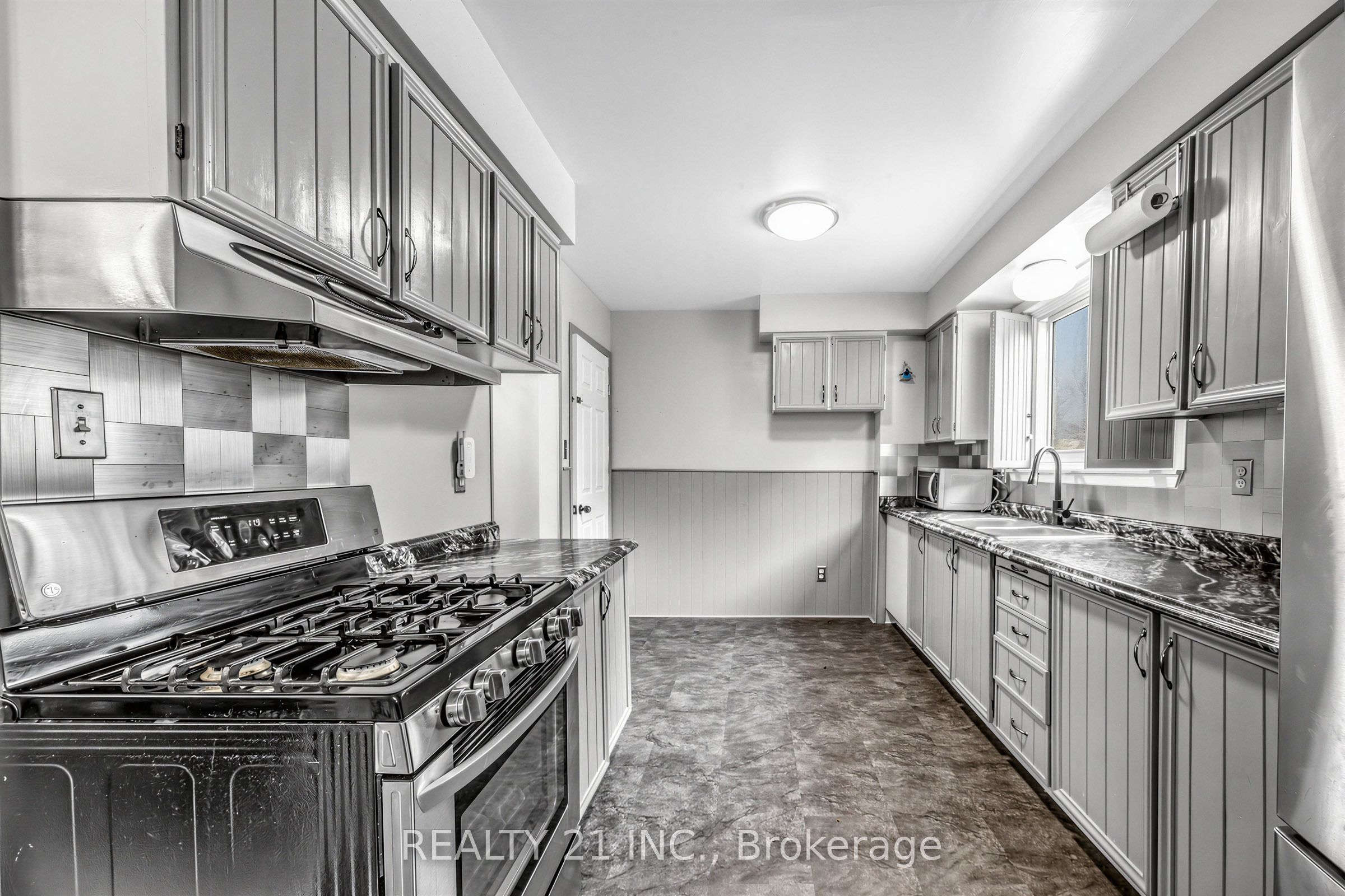 376 Vancouver Crescent Property Photo 18