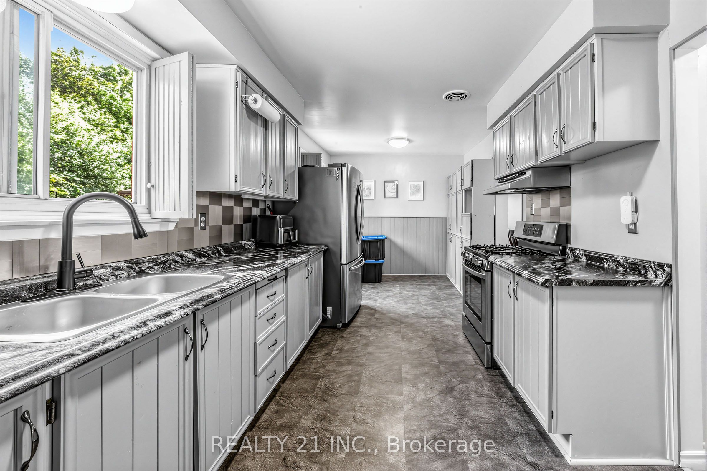 376 Vancouver Crescent Property Photo 20