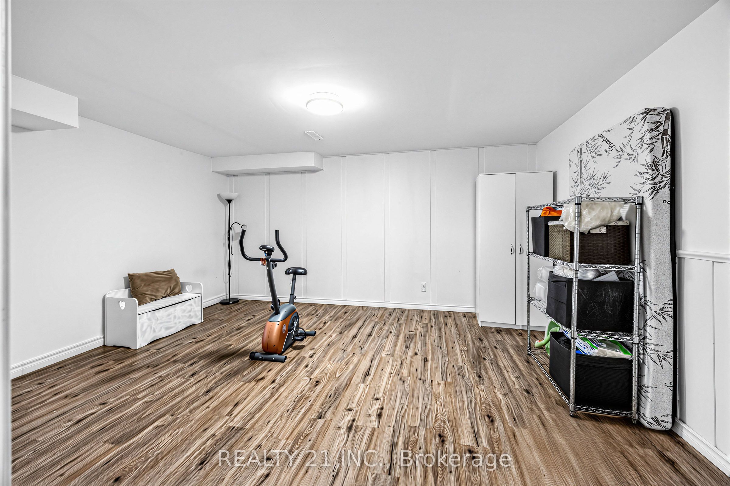 376 Vancouver Crescent Property Photo 21