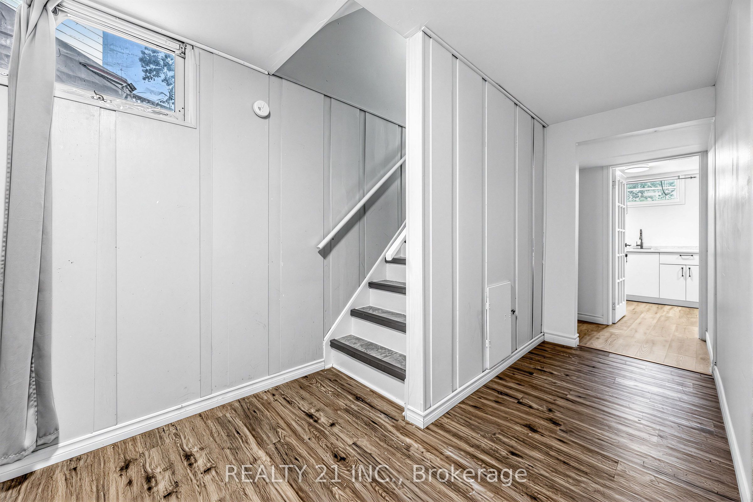 376 Vancouver Crescent Property Photo 24