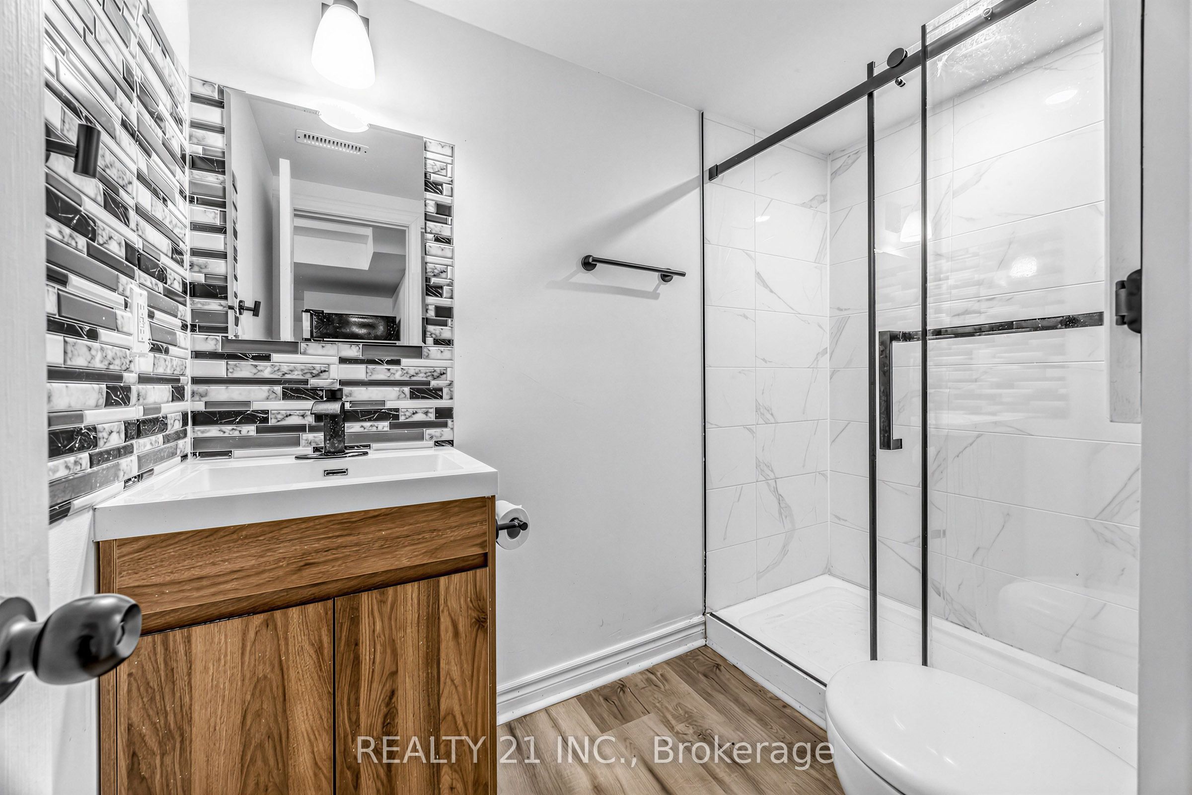 376 Vancouver Crescent Property Photo 28