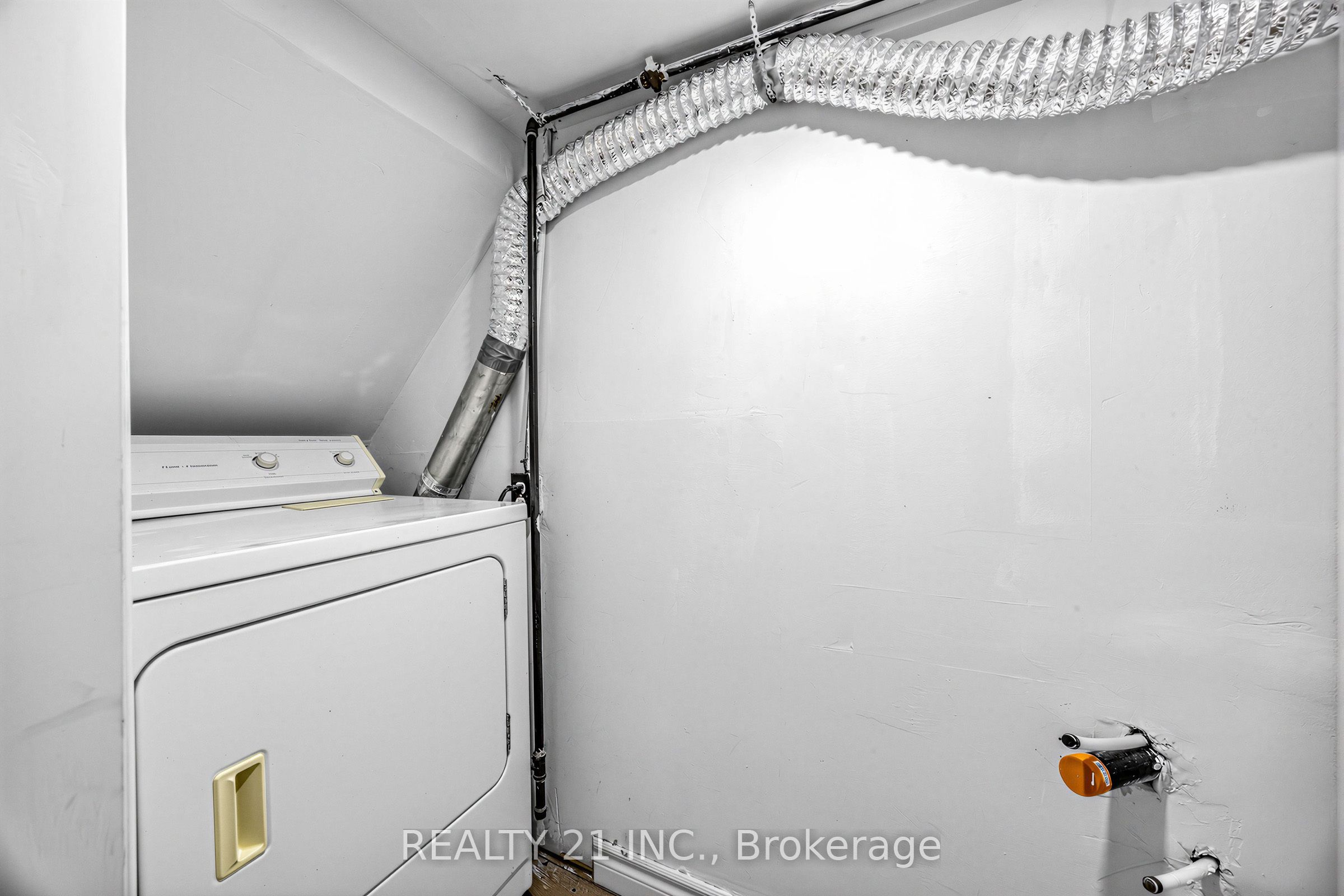 376 Vancouver Crescent Property Photo 29