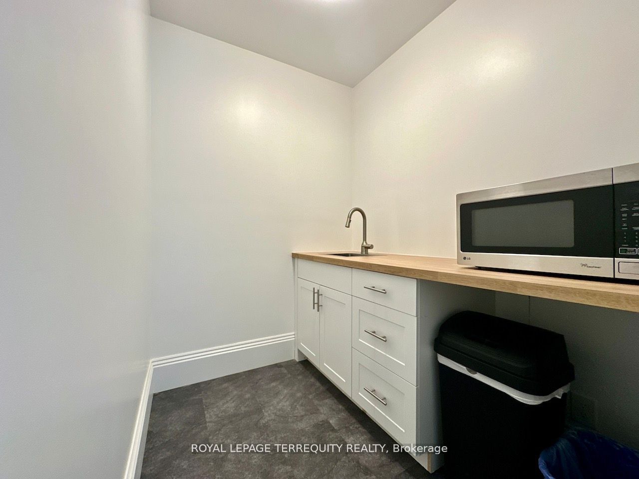 132 Highway 7 W1-w2 Property Photo 9