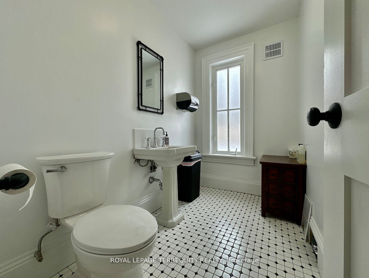 132 Highway 7 W1-w2 Property Photo 12