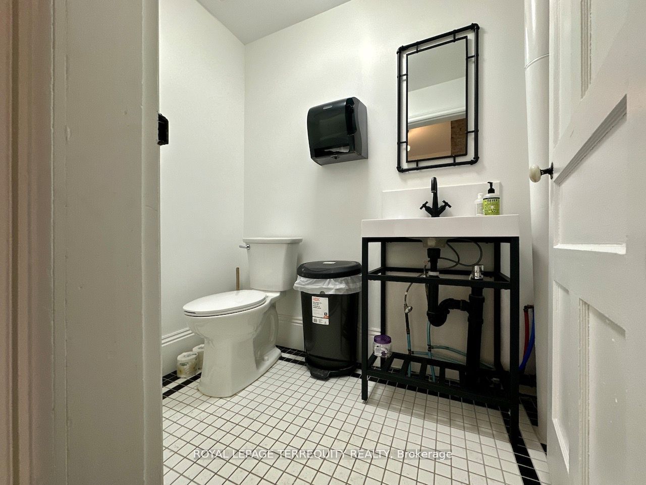 132 Highway 7 W1-w2 Property Photo 13