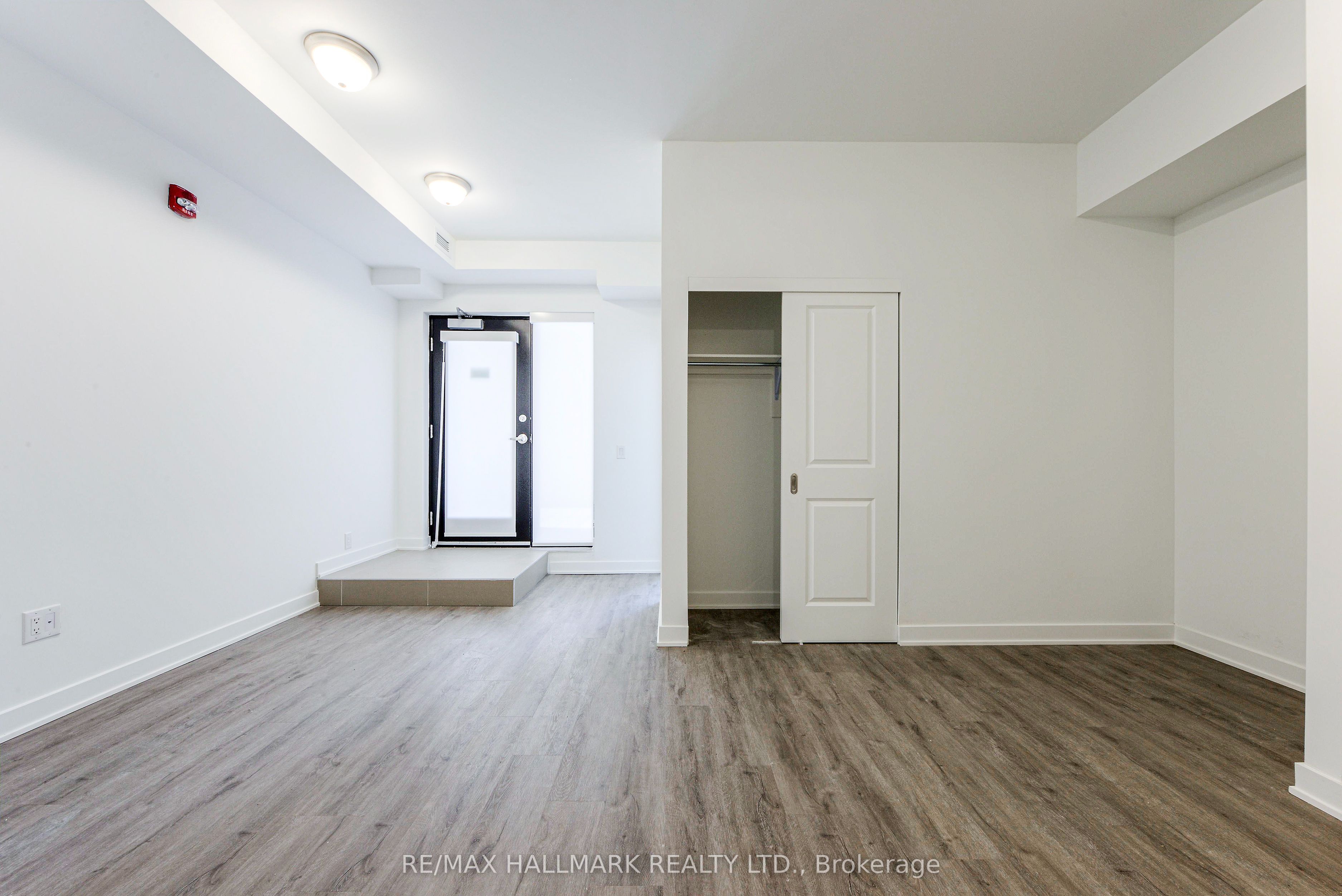 35 Danforth Road 103 Property Photo 4