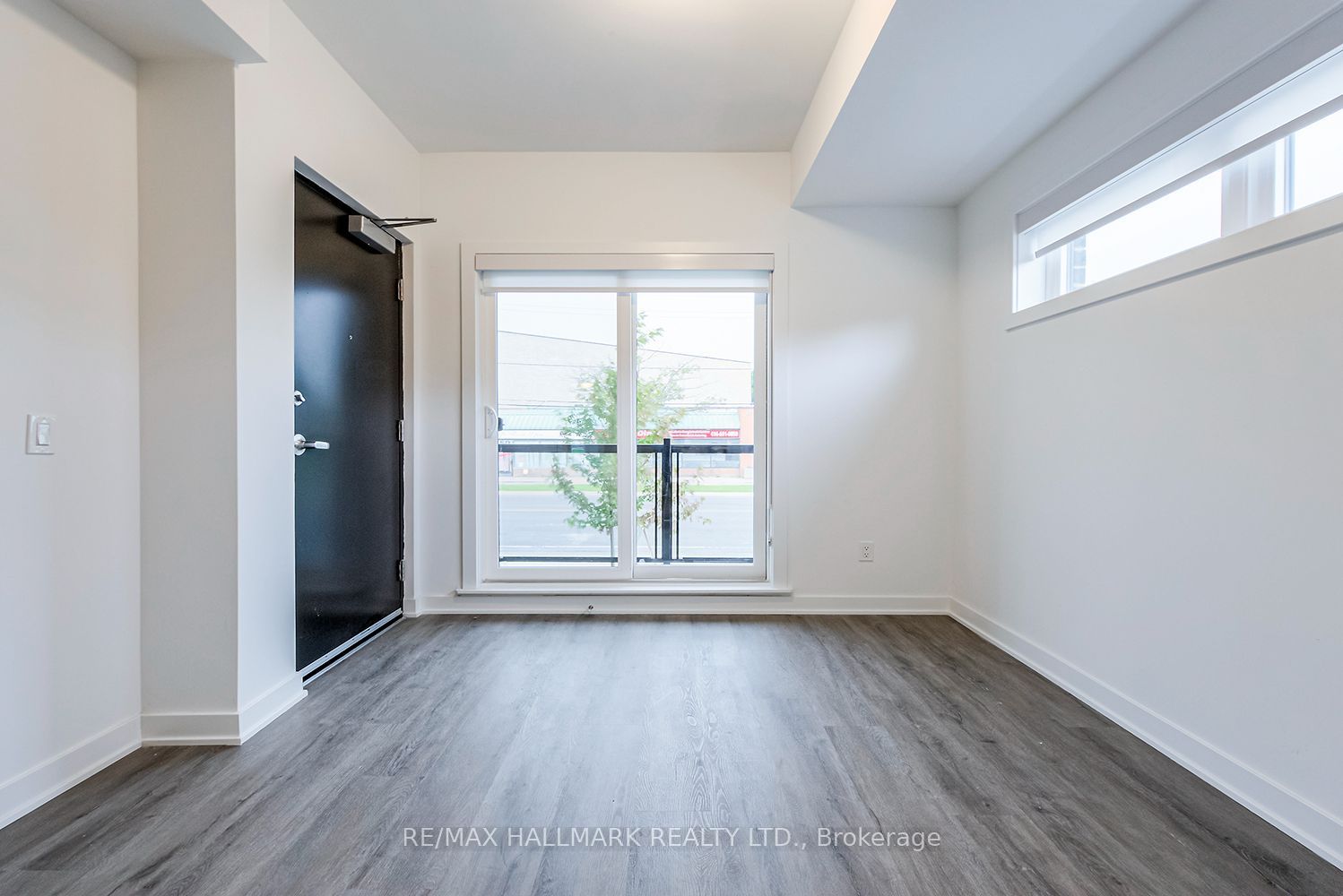 37 Danforth Road 223 Property Photo 3
