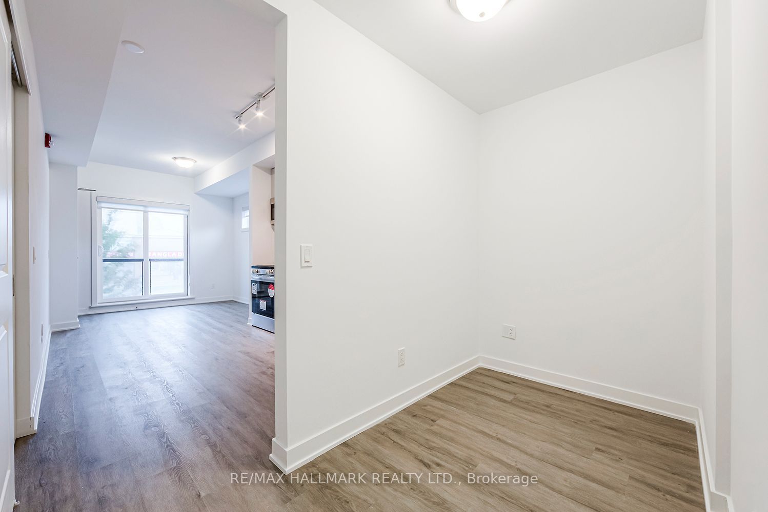 37 Danforth Road 223 Property Photo 11