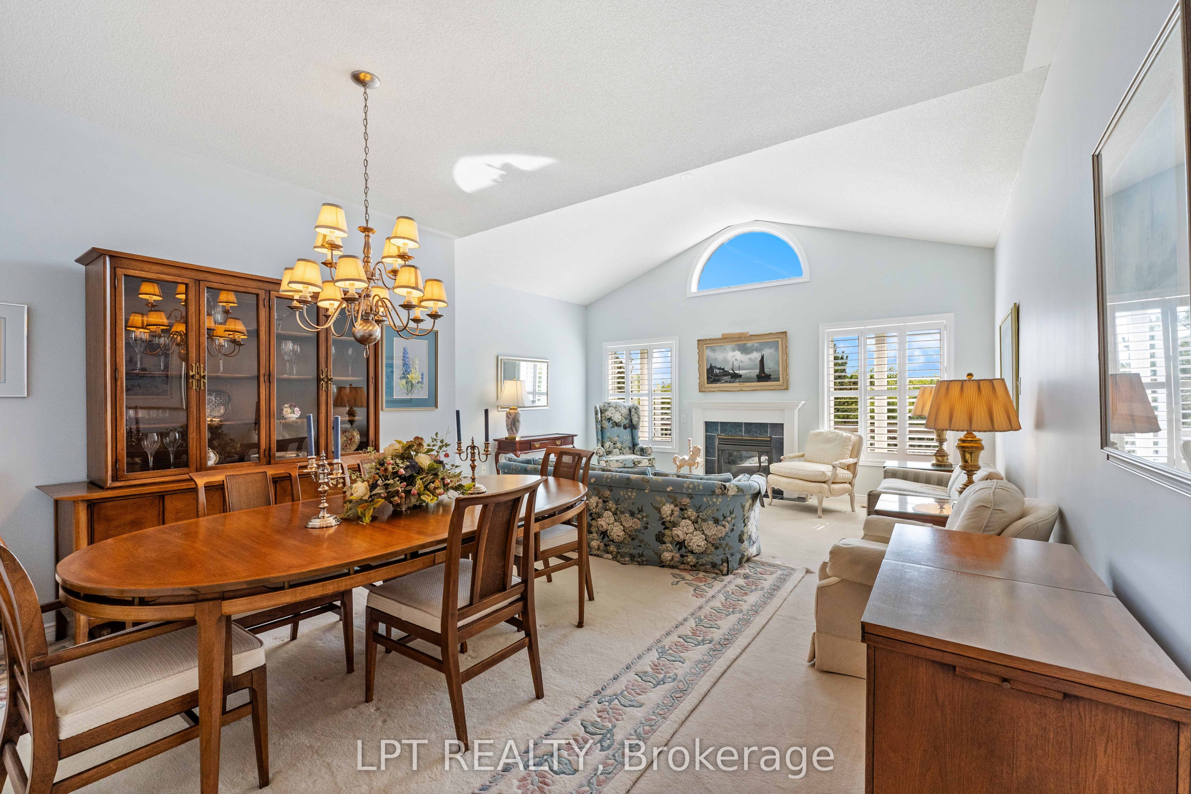 219 Waterbury Crescent Property Photo 23
