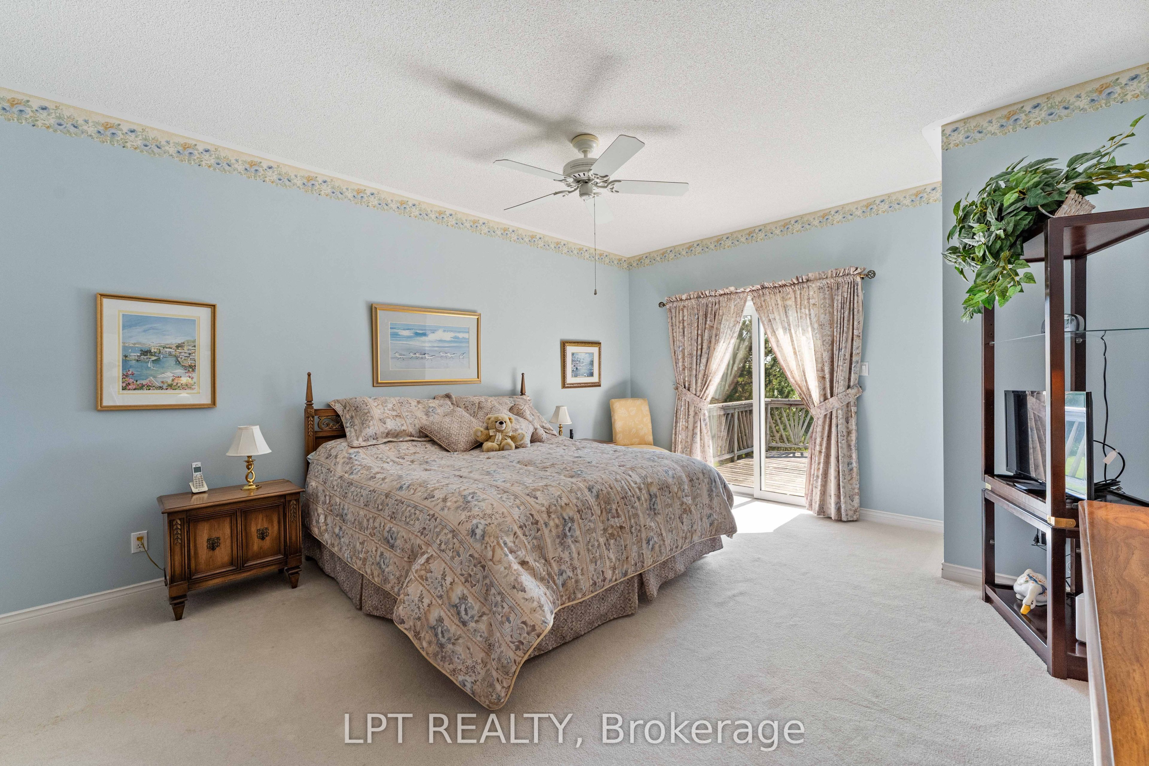 219 Waterbury Crescent Property Photo 26