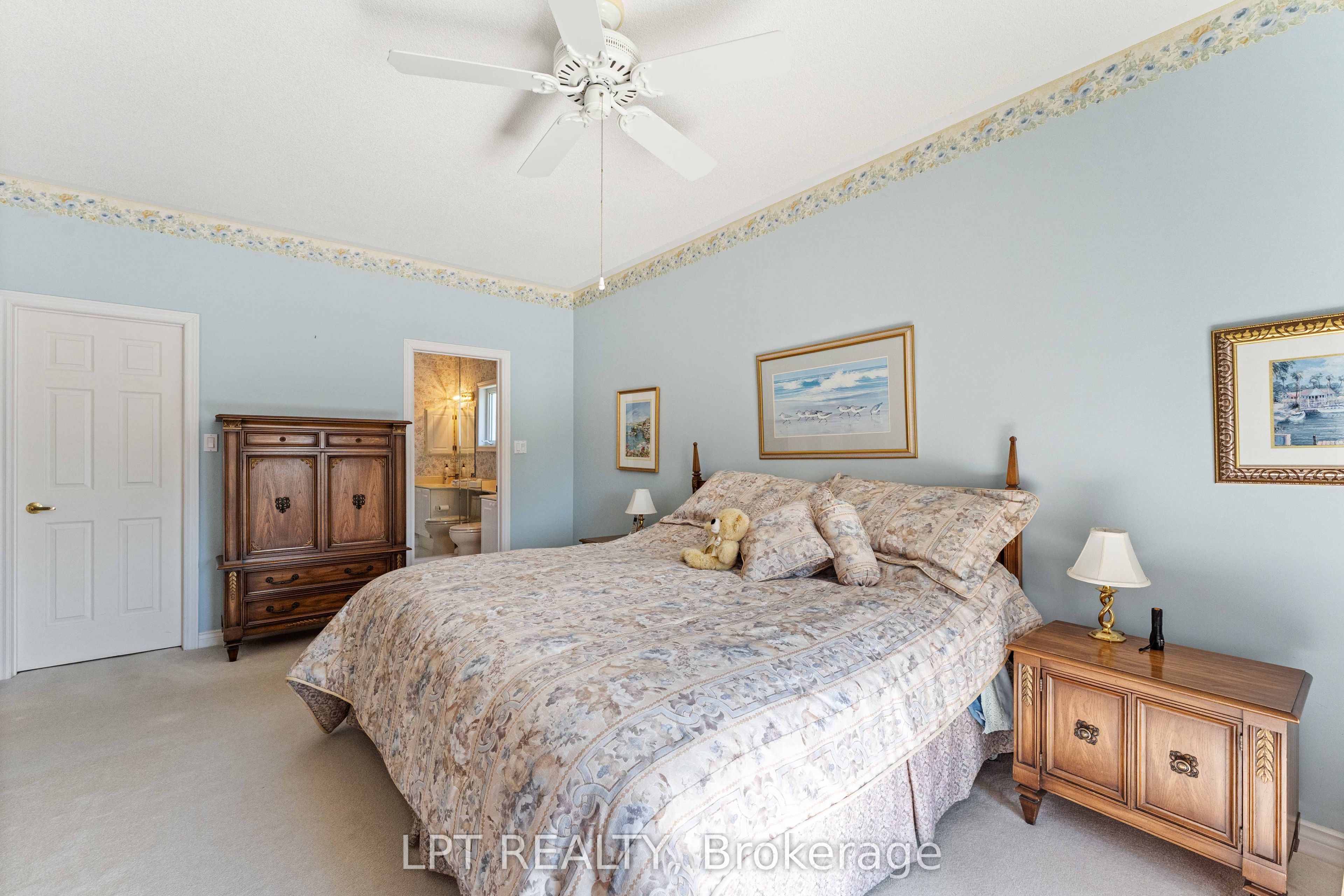 219 Waterbury Crescent Property Photo 27