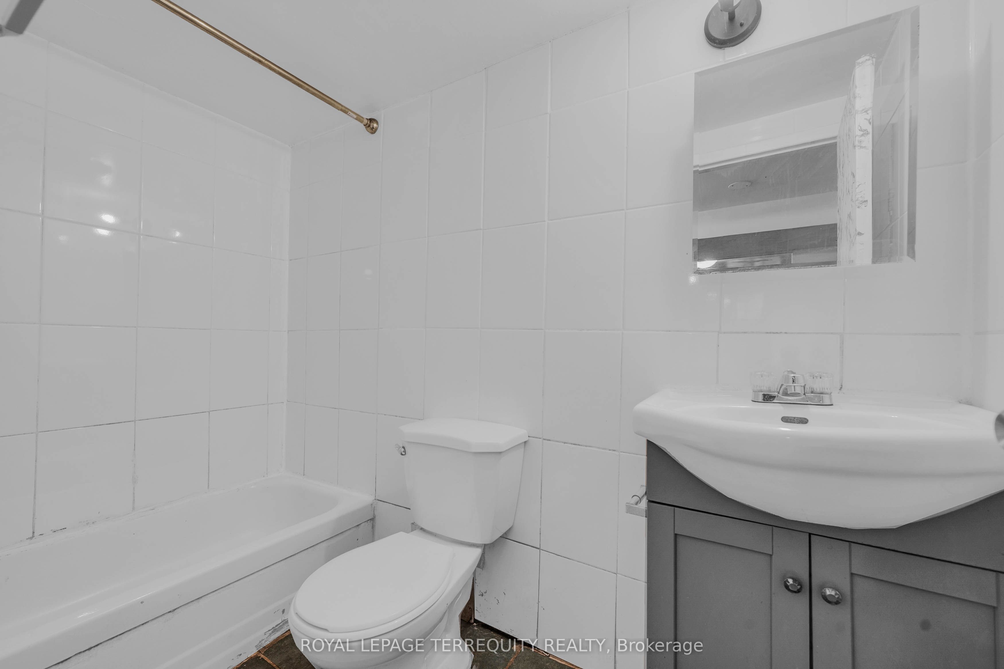 4 Harris Park Drive Property Photo 32