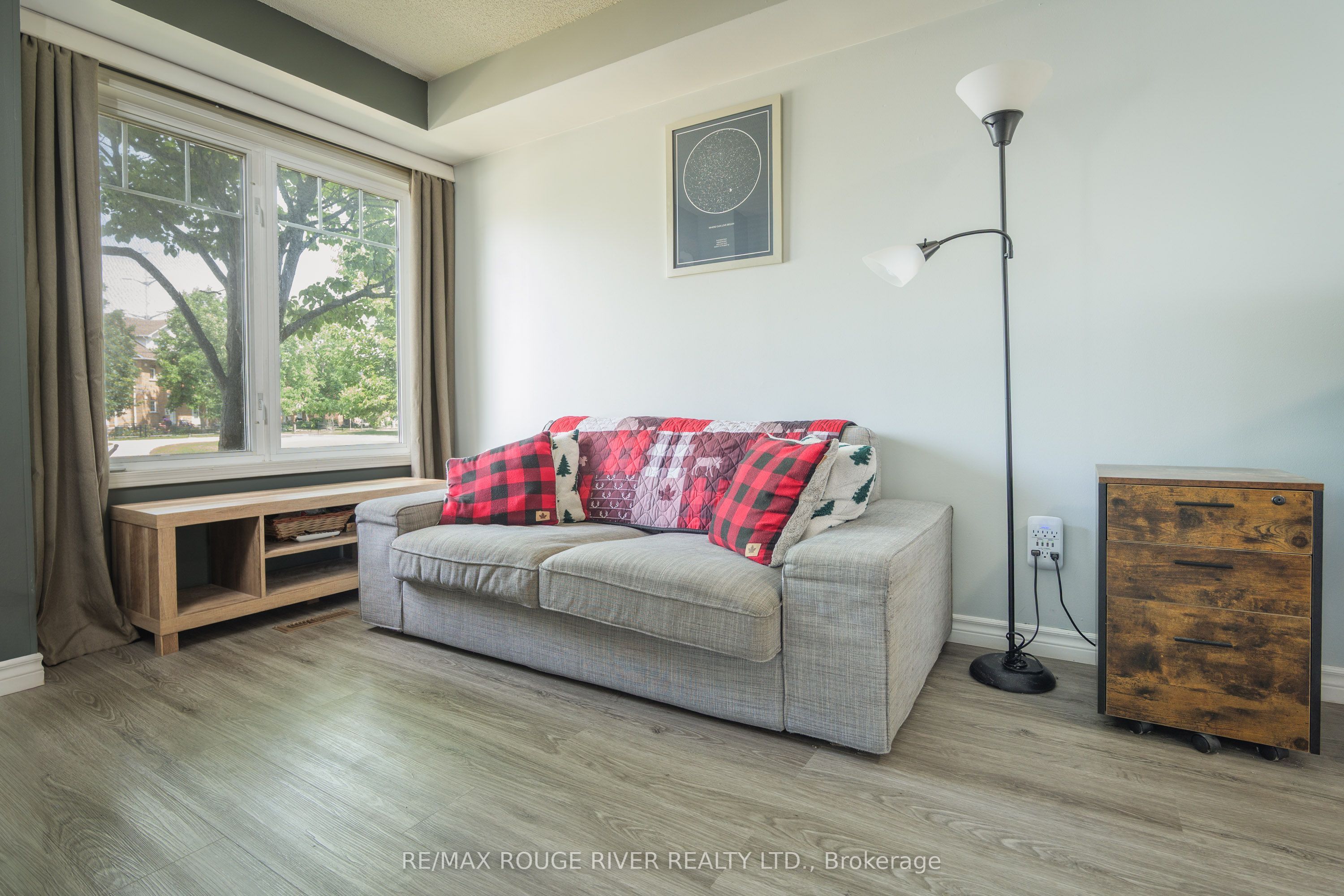 23 Hedge End Road Property Photo 10