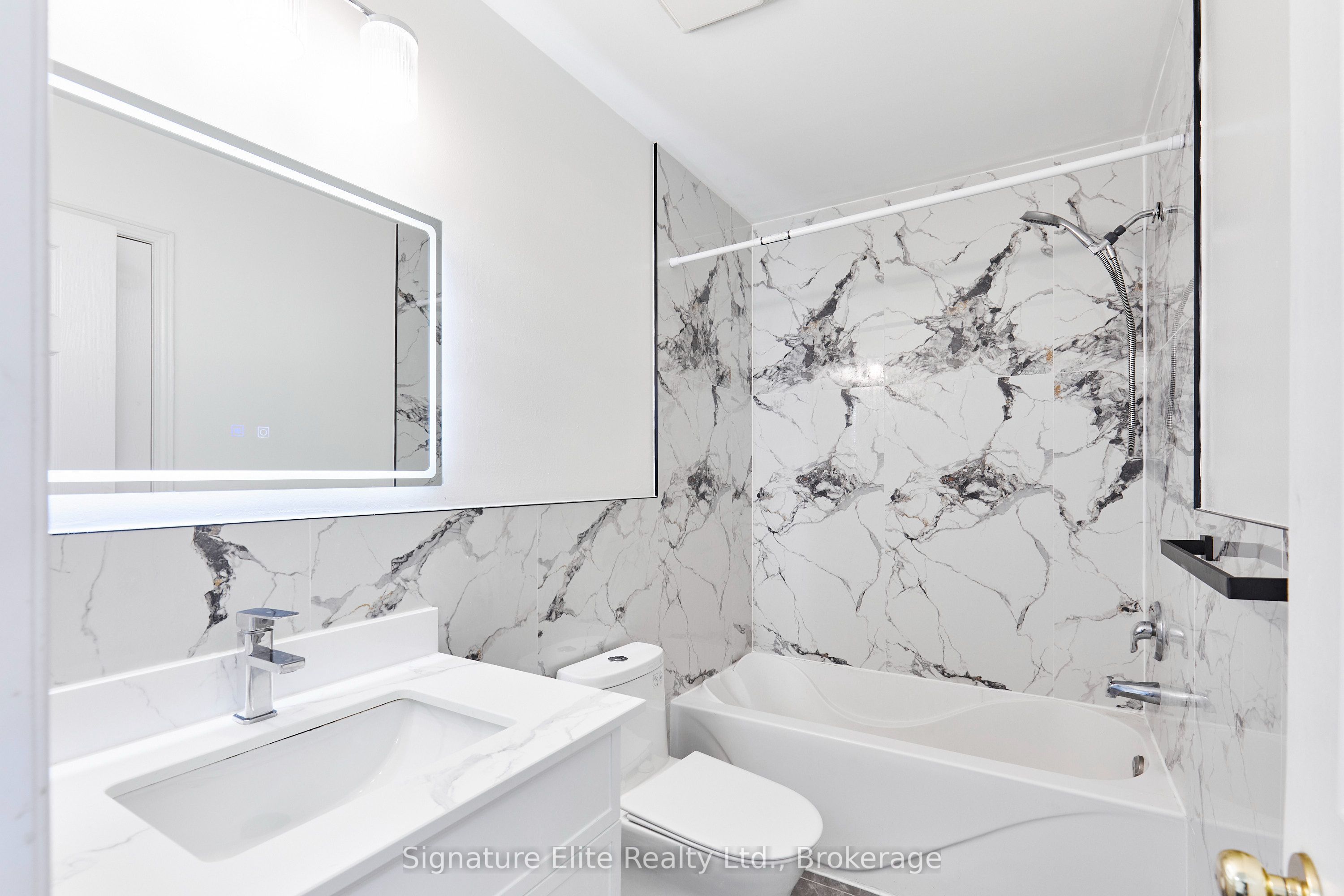 11 Etienne Street Upper Property Photo 27