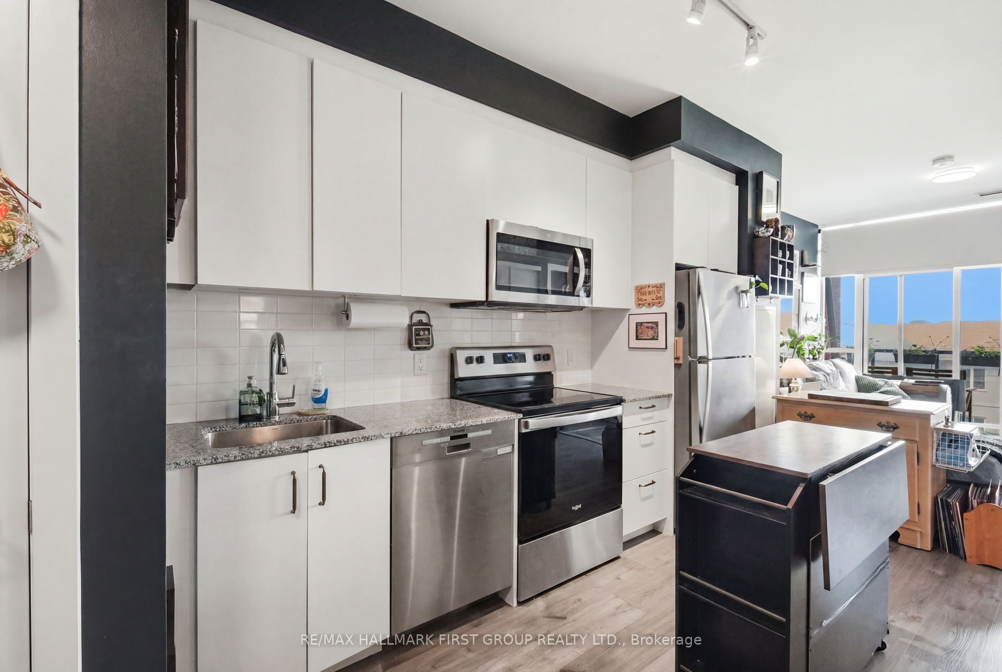 1010 Dundas St E Street 325 Property Photo 5