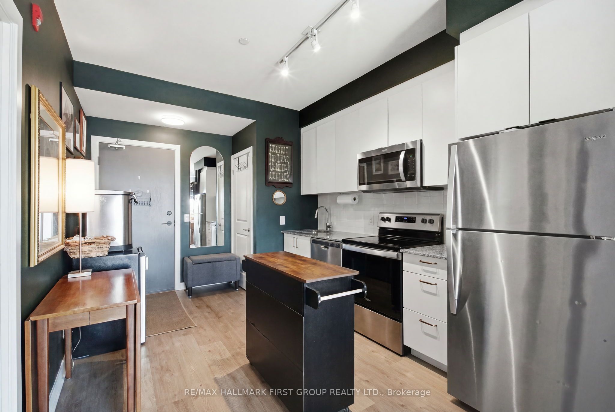 1010 Dundas St E Street 325 Property Photo 6