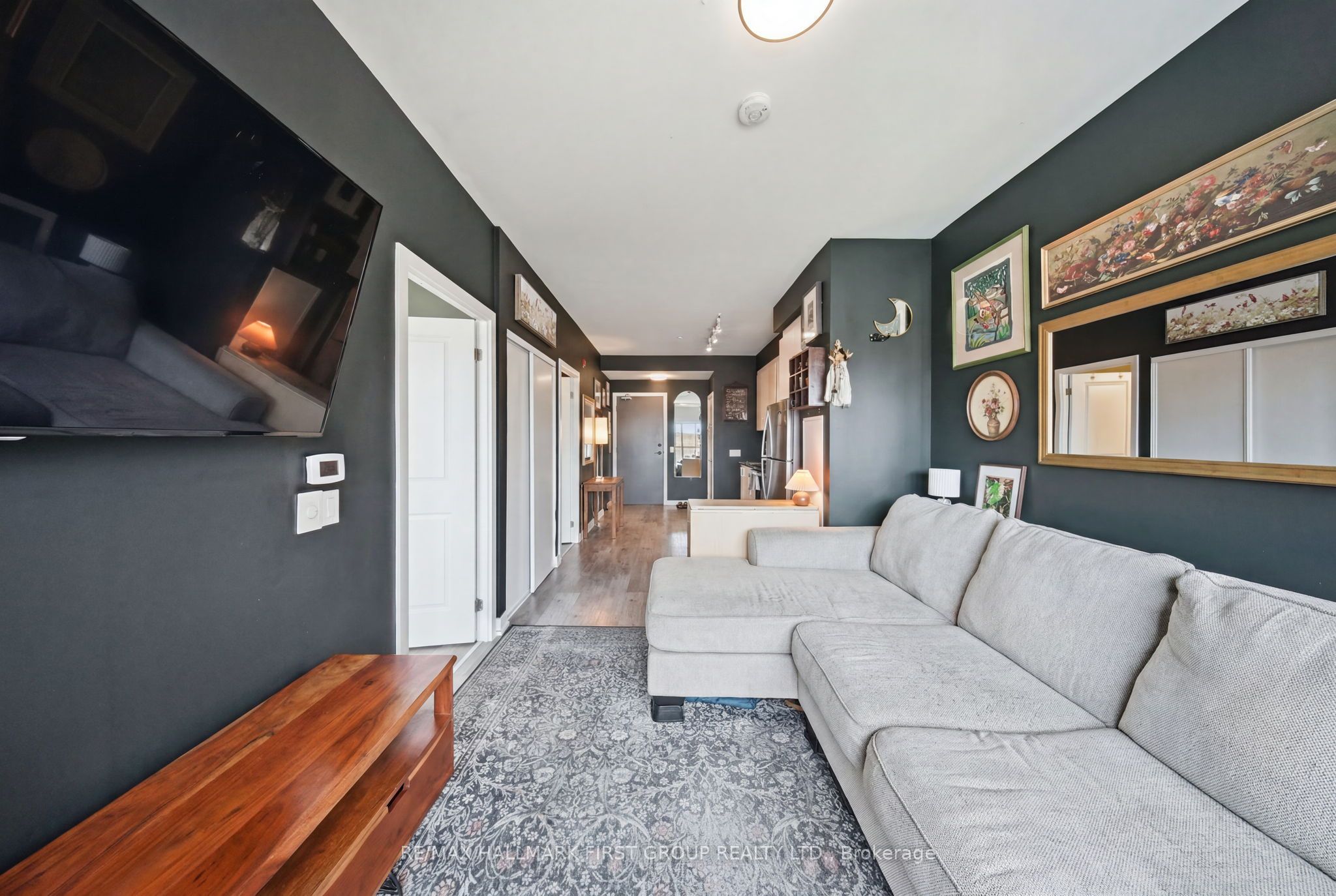 1010 Dundas St E Street 325 Property Photo 11