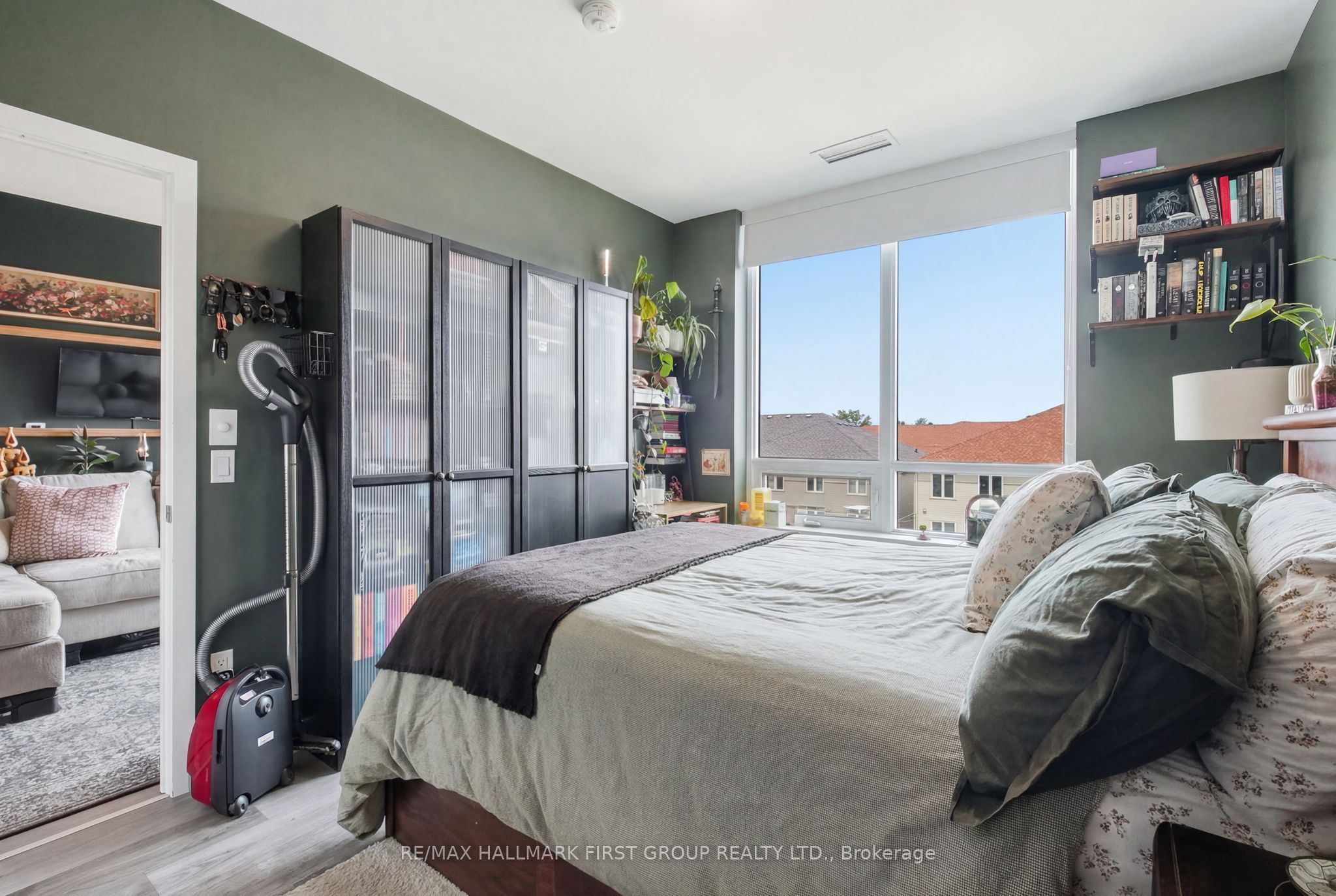 1010 Dundas St E Street 325 Property Photo 14