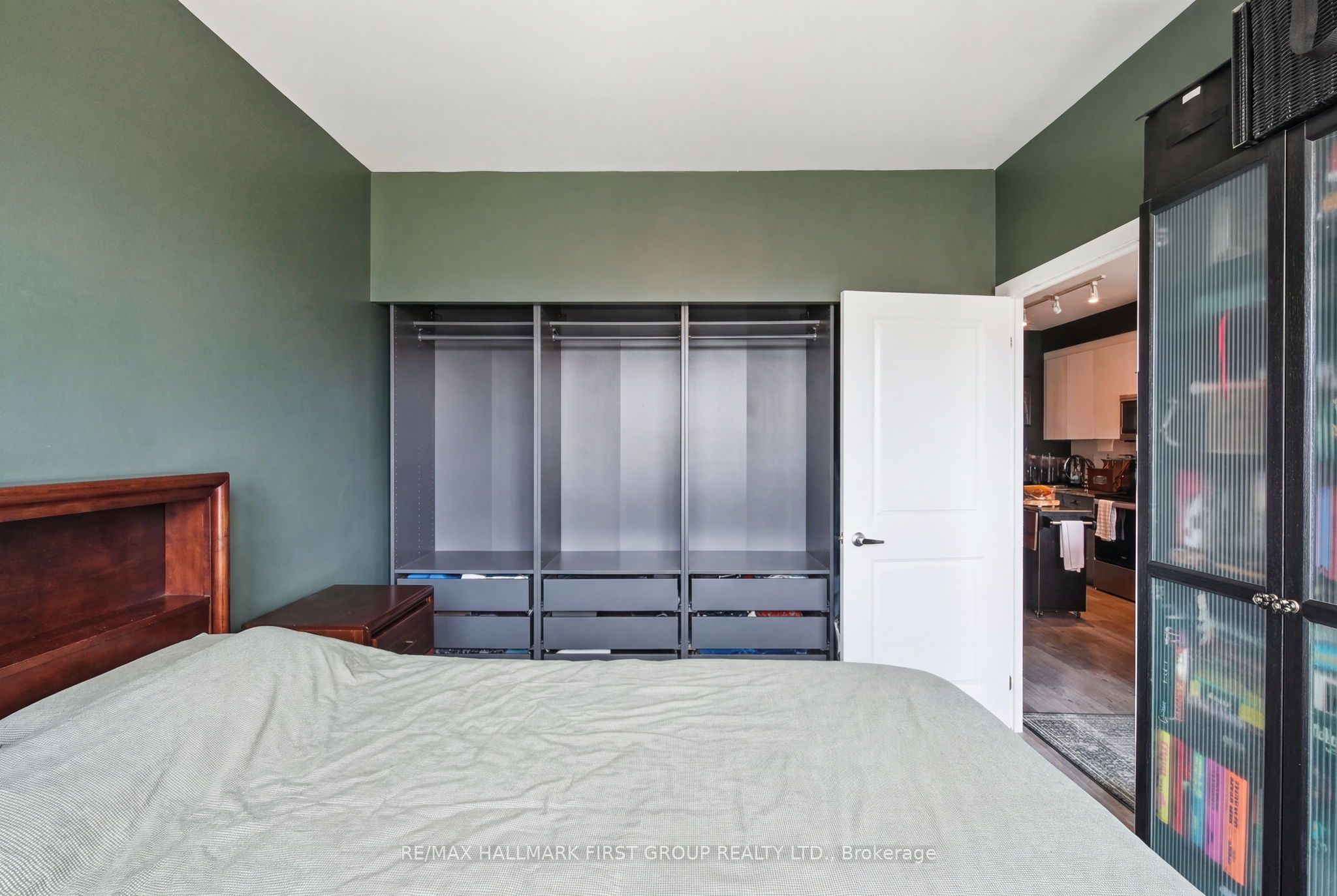 1010 Dundas St E Street 325 Property Photo 15