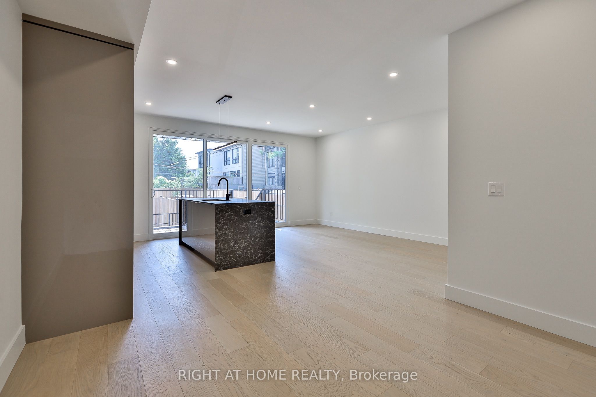 2343 Gerrard Street E Ground Floor Property Photo 2