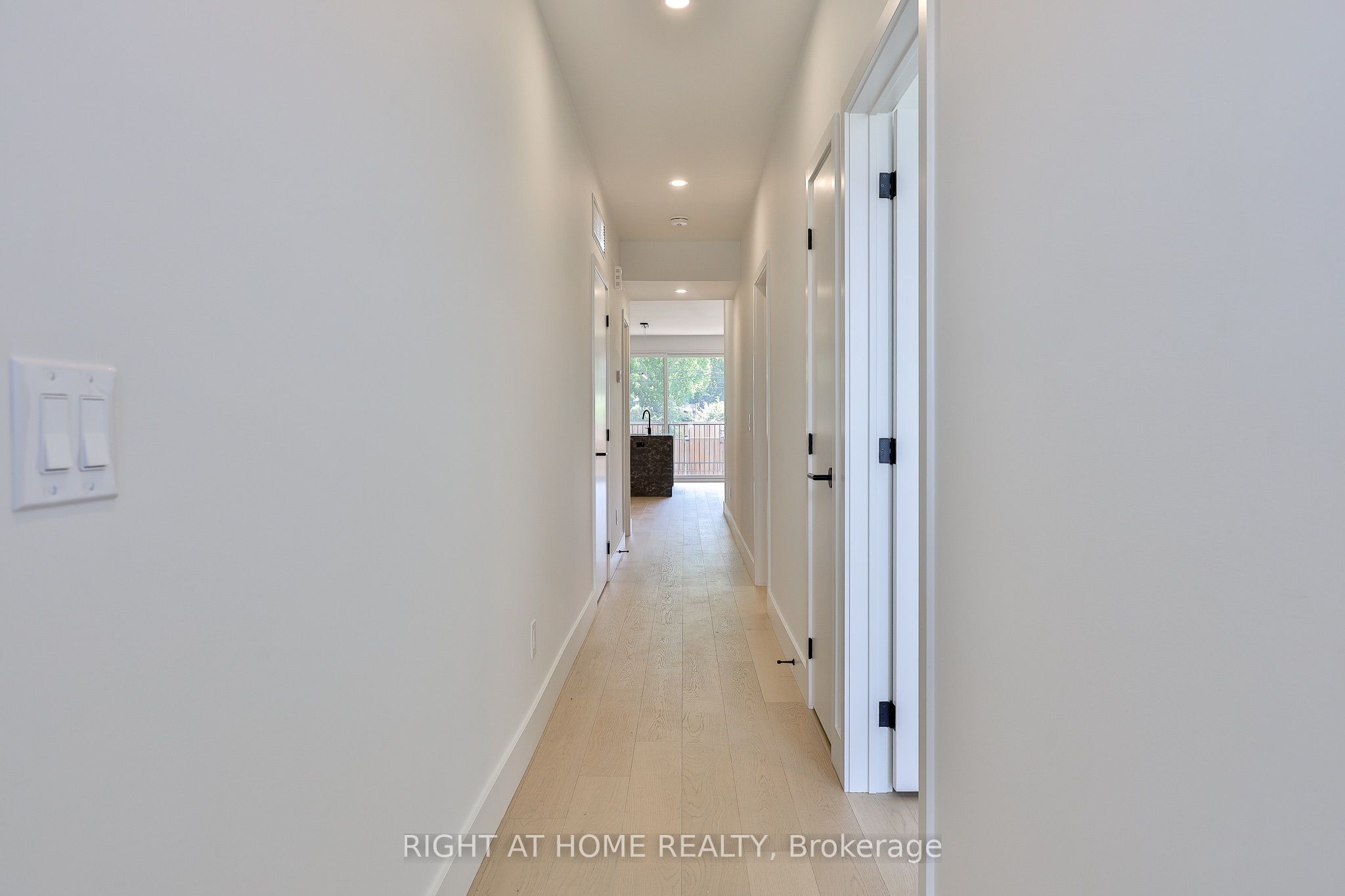 2343 Gerrard Street E Ground Floor Property Photo 15