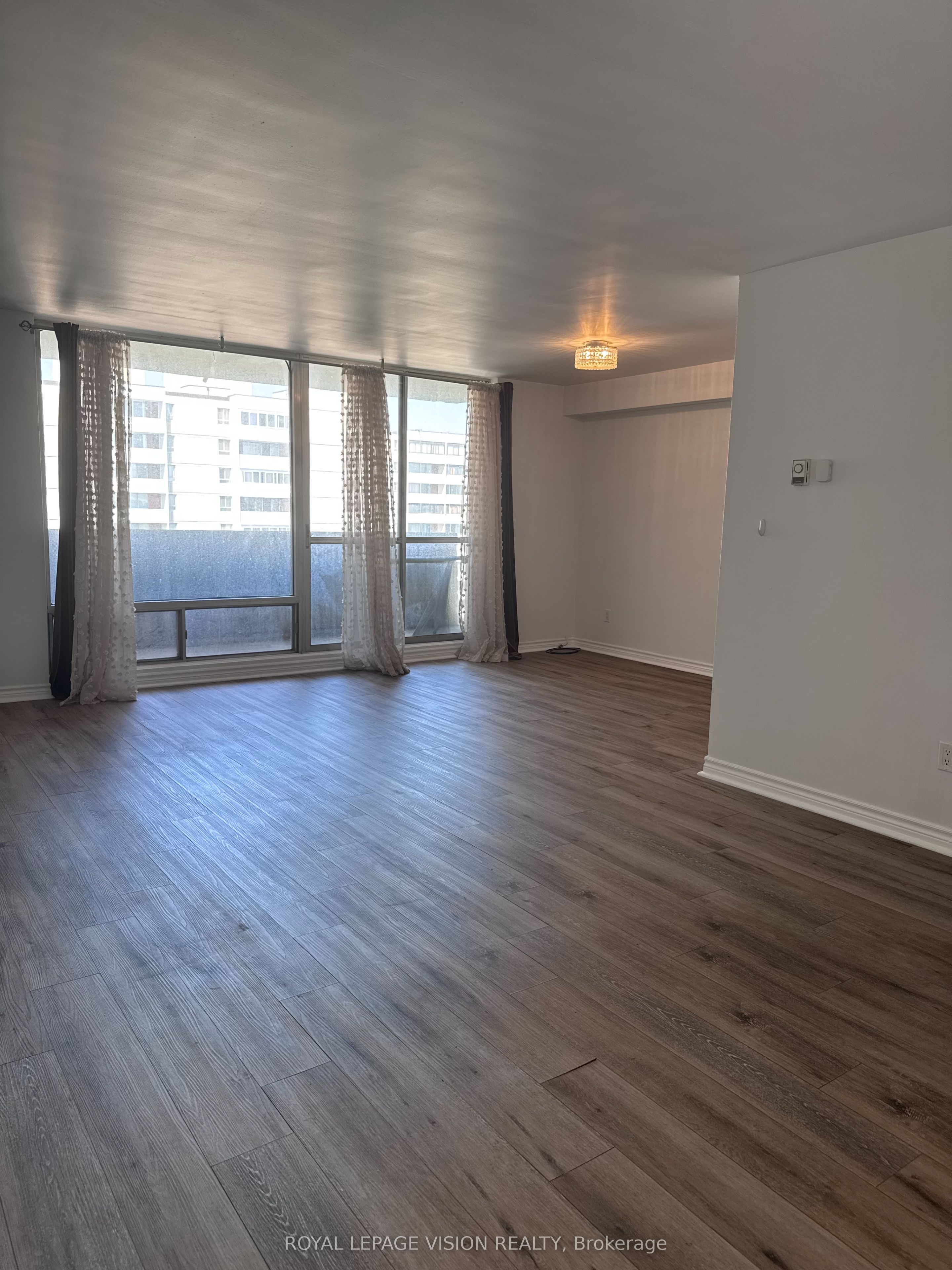 5 Massey Square 2801 Property Photo 6
