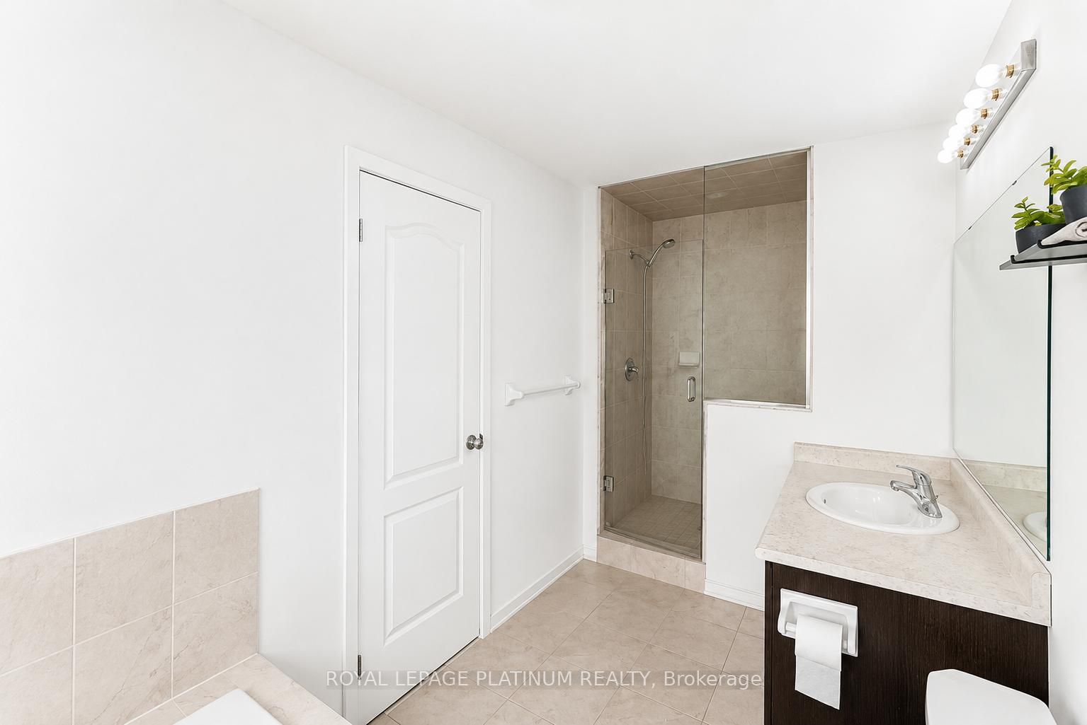 895 Kicking Horse Path Property Photo 10