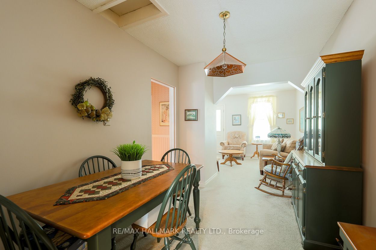 40 Pinegrove Avenue Property Photo 7