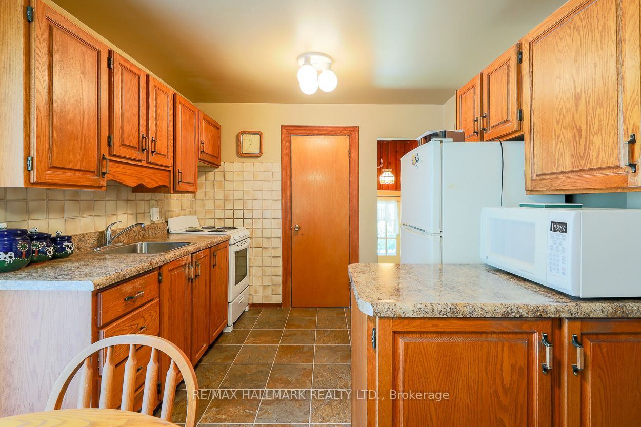 40 Pinegrove Avenue Property Photo 9