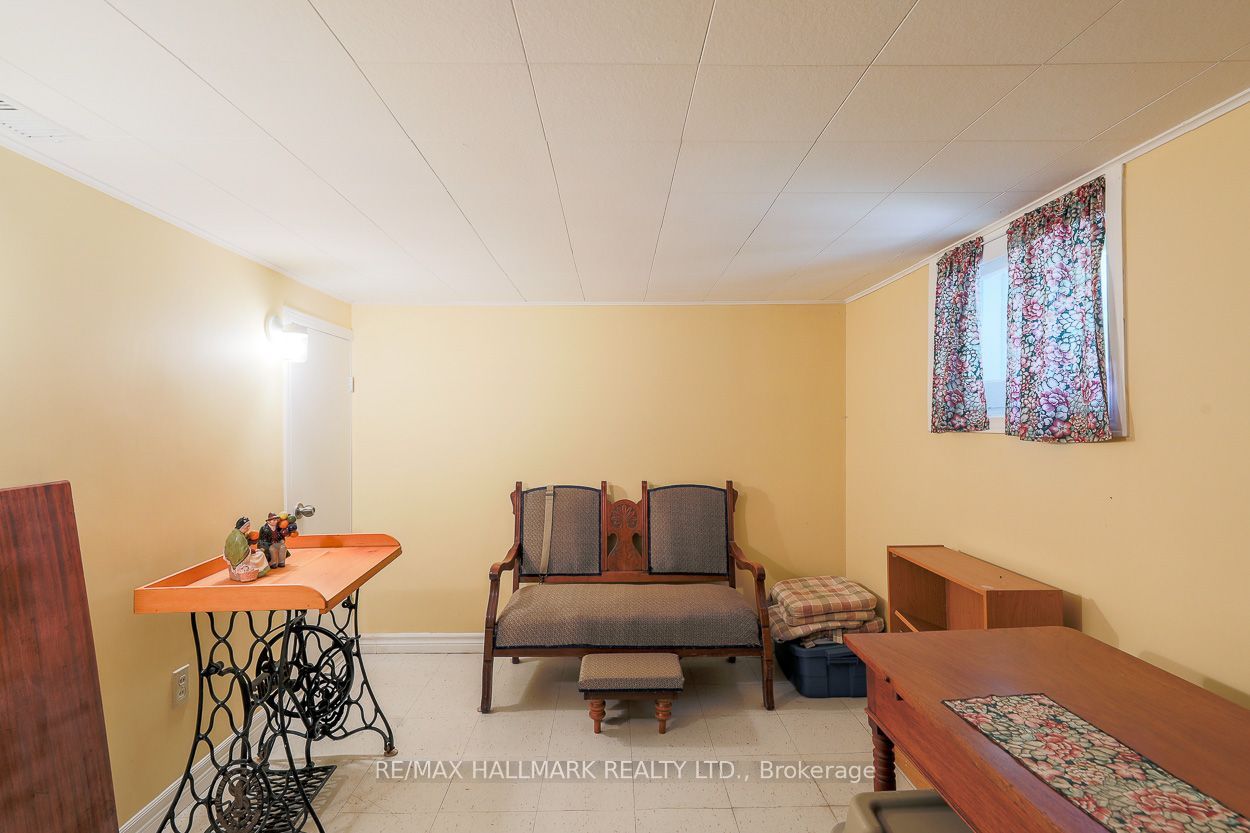 40 Pinegrove Avenue Property Photo 15
