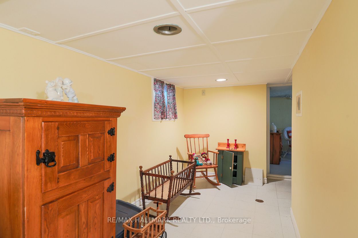 40 Pinegrove Avenue Property Photo 16