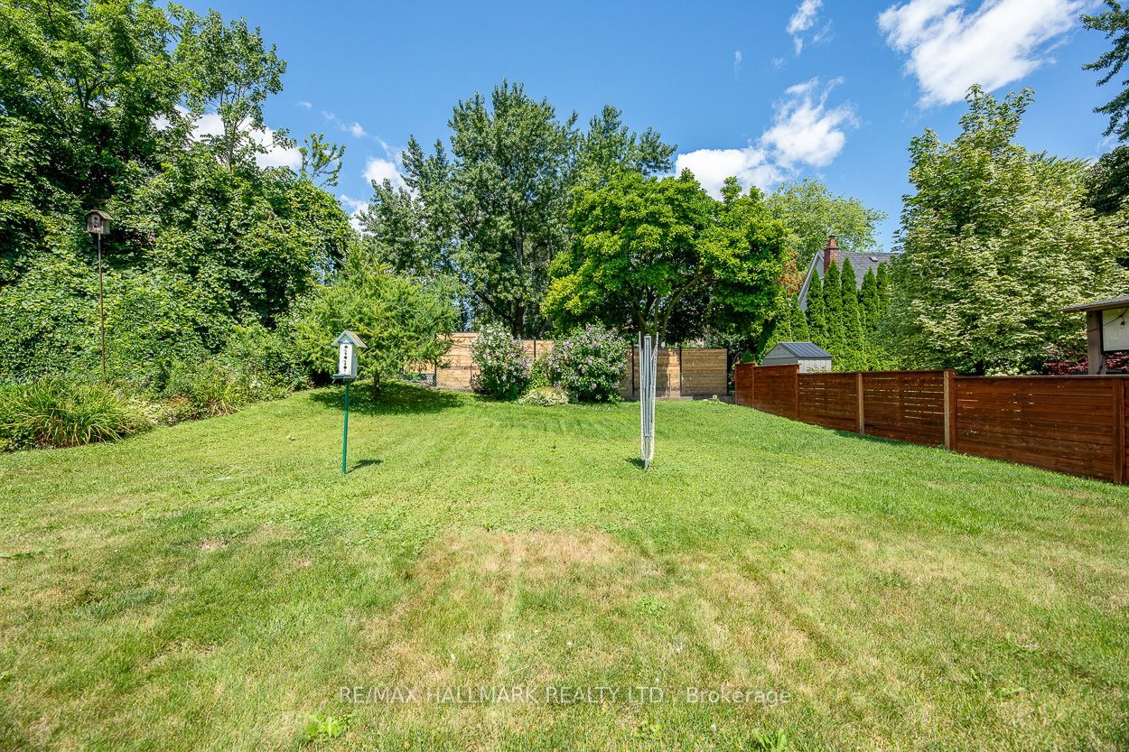 40 Pinegrove Avenue Property Photo 21