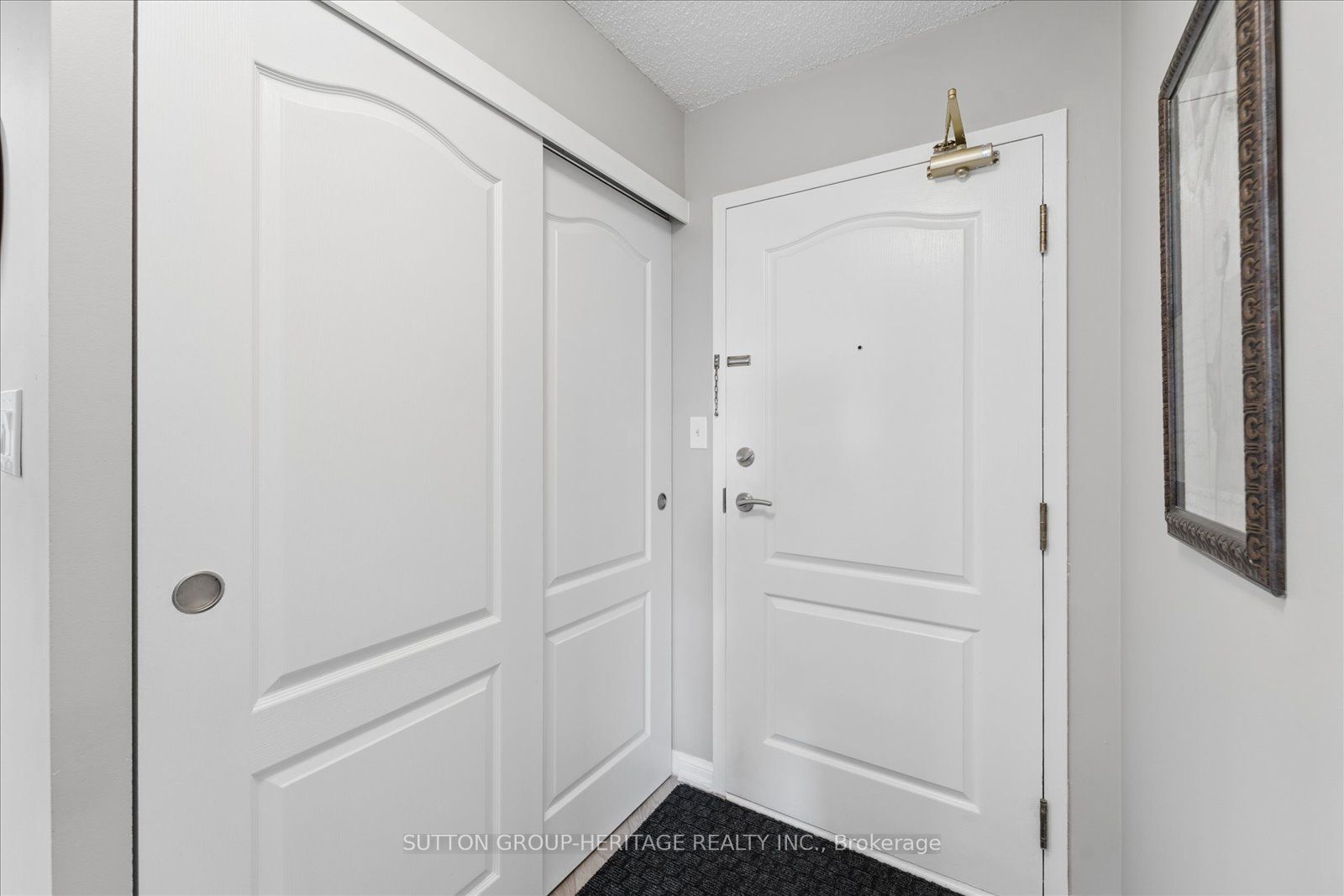 712 Rossland Road E 615 Property Photo 8