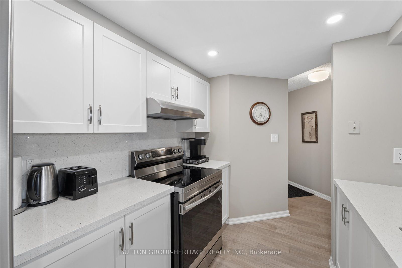 712 Rossland Road E 615 Property Photo 13