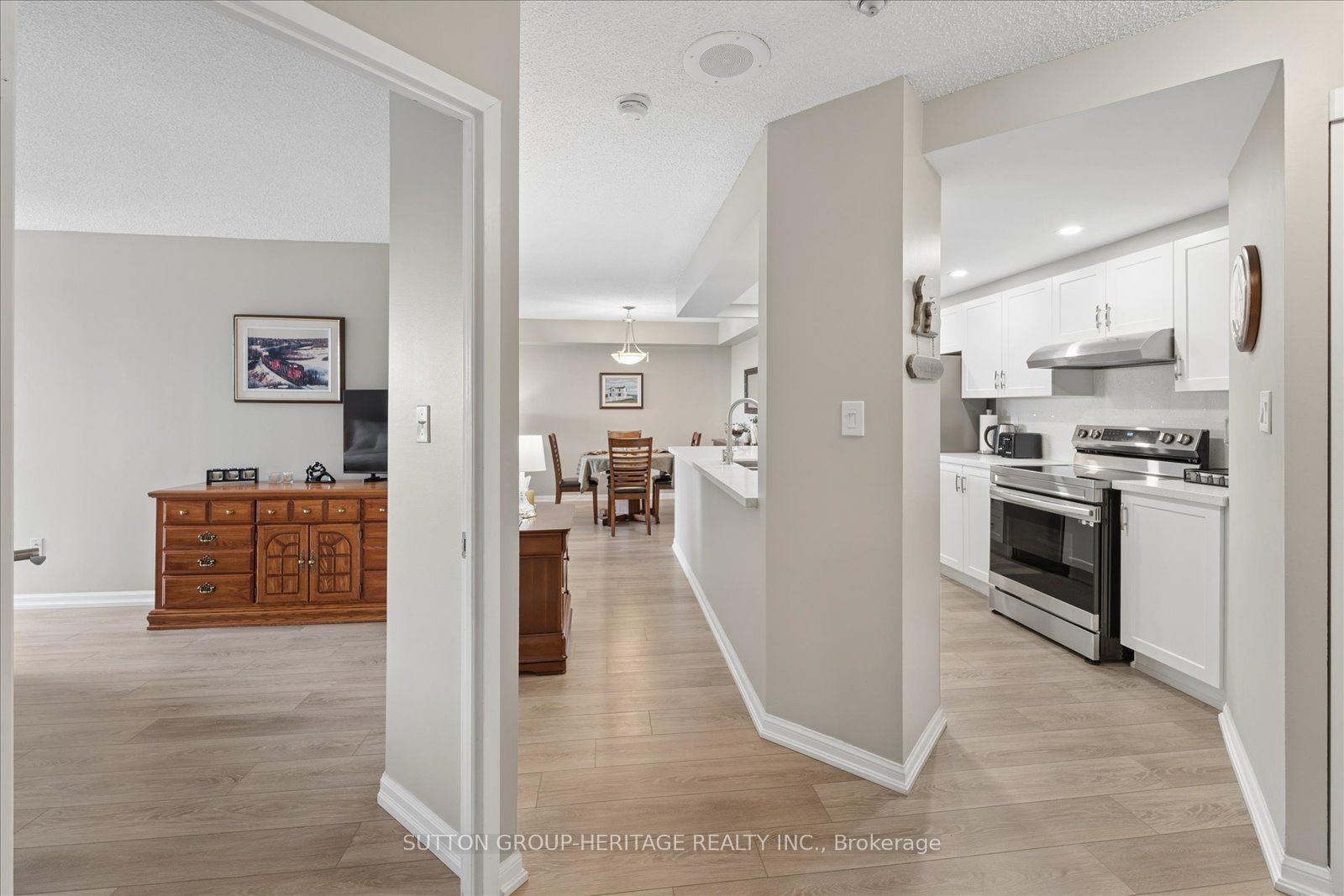 712 Rossland Road E 615 Property Photo 26