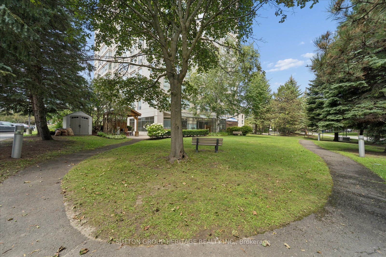 712 Rossland Road E 615 Property Photo 44