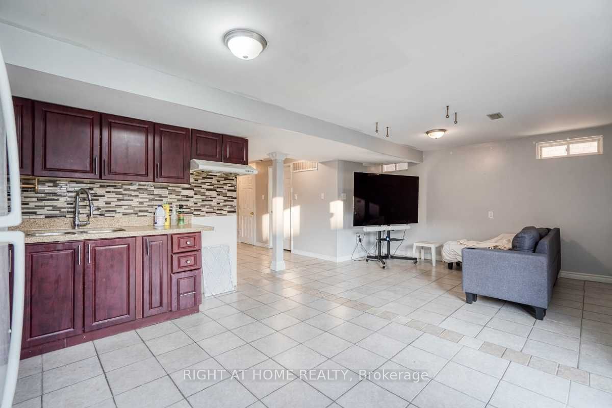 2304 Winlord Place Property Photo 20