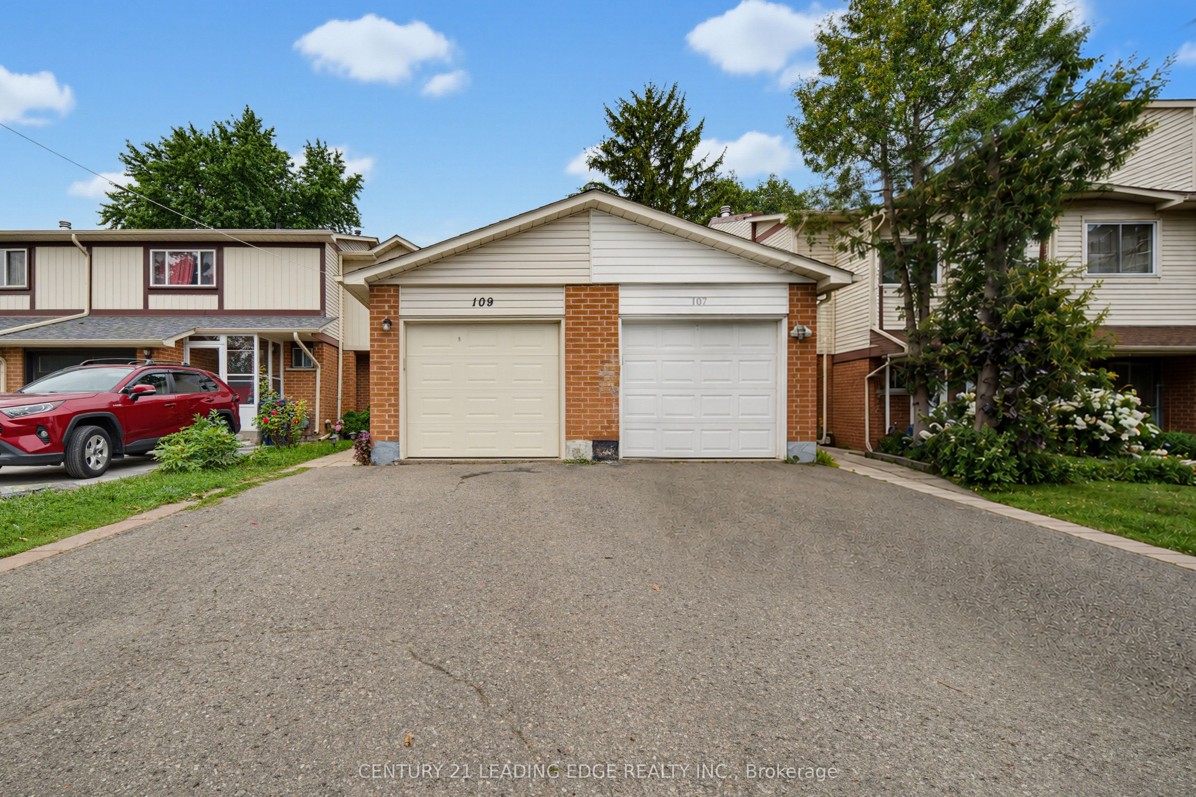 109 Phalen Crescent Property Photo 1